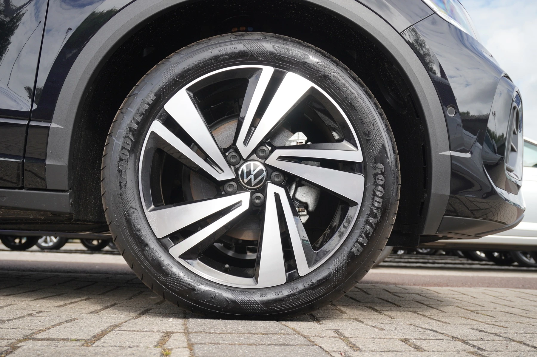 Volkswagen-T-Roc-image-27