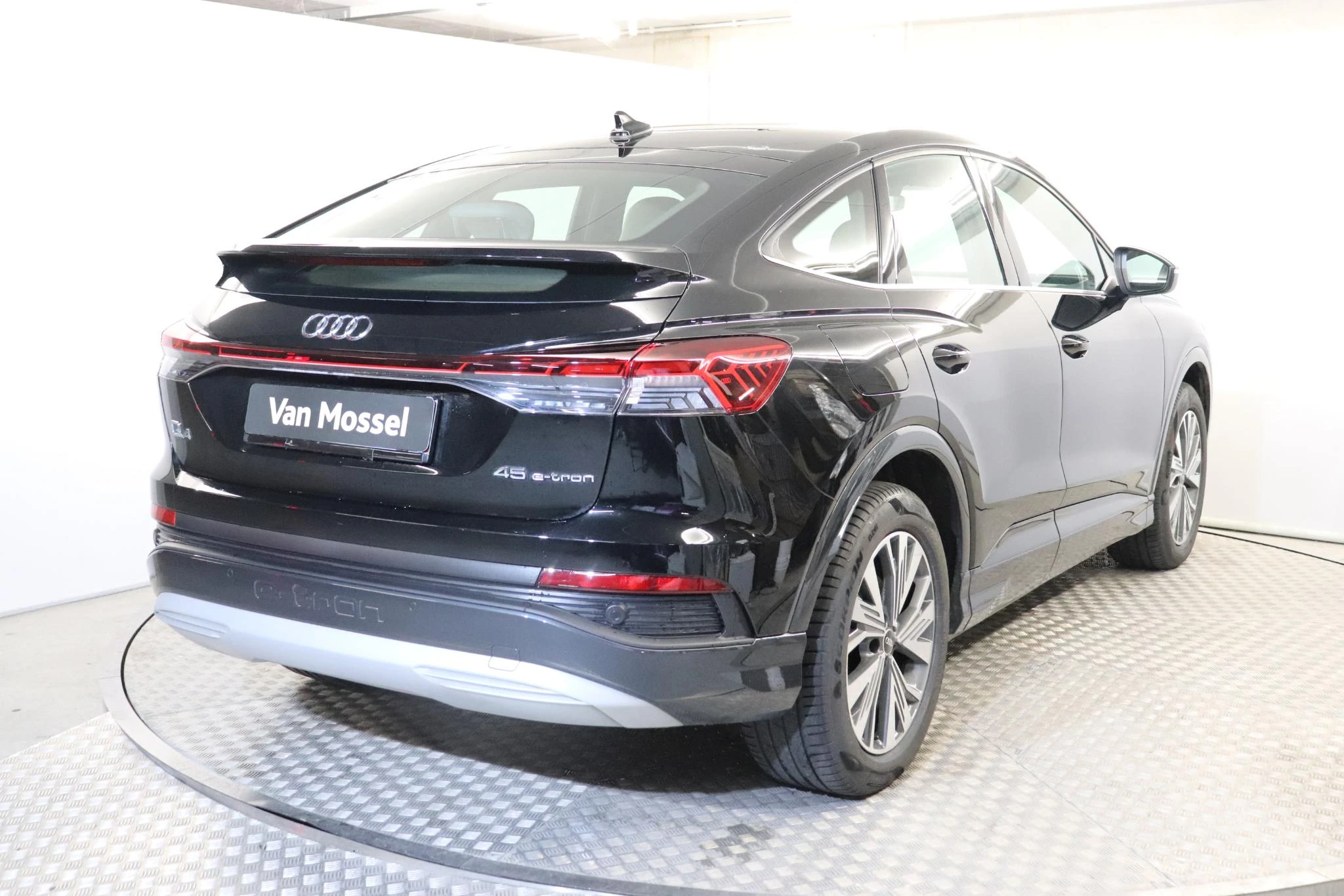 Audi-Q4 Sportback e-tron-image-4