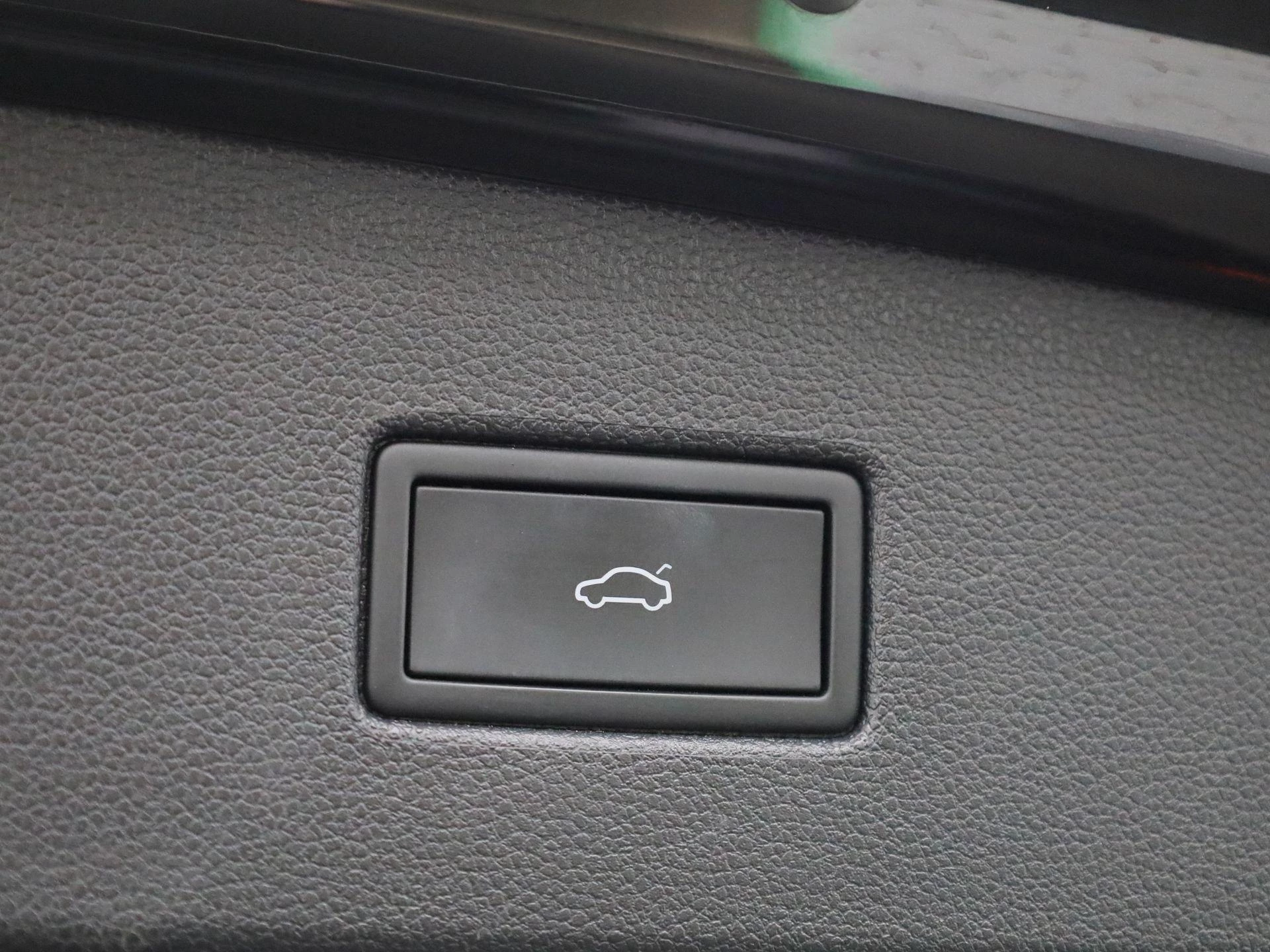 Volkswagen-Tiguan-image-14