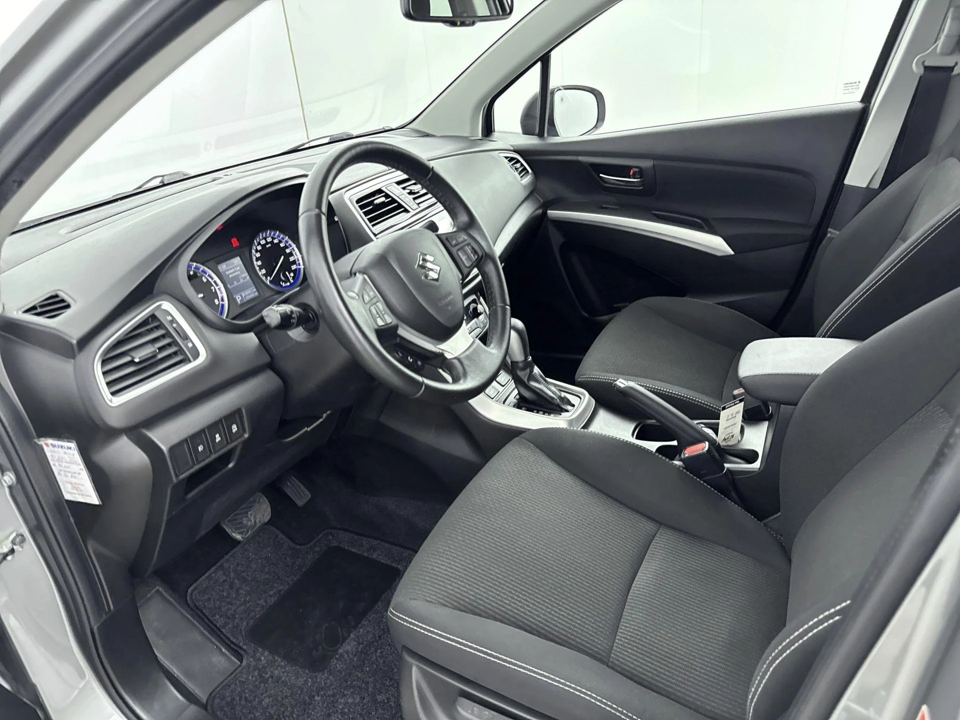 Suzuki-S-Cross-image-22