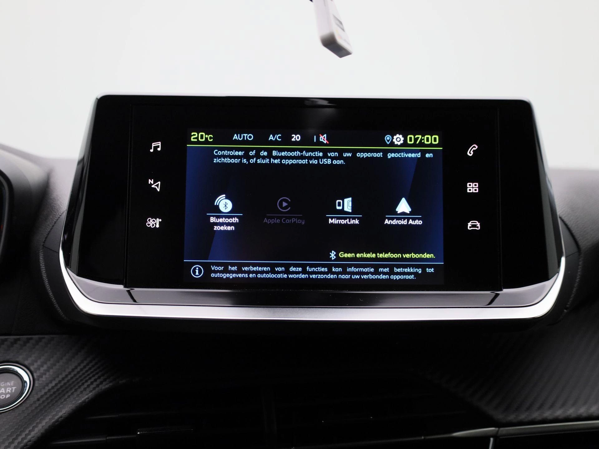 Peugeot-e-208-image-25