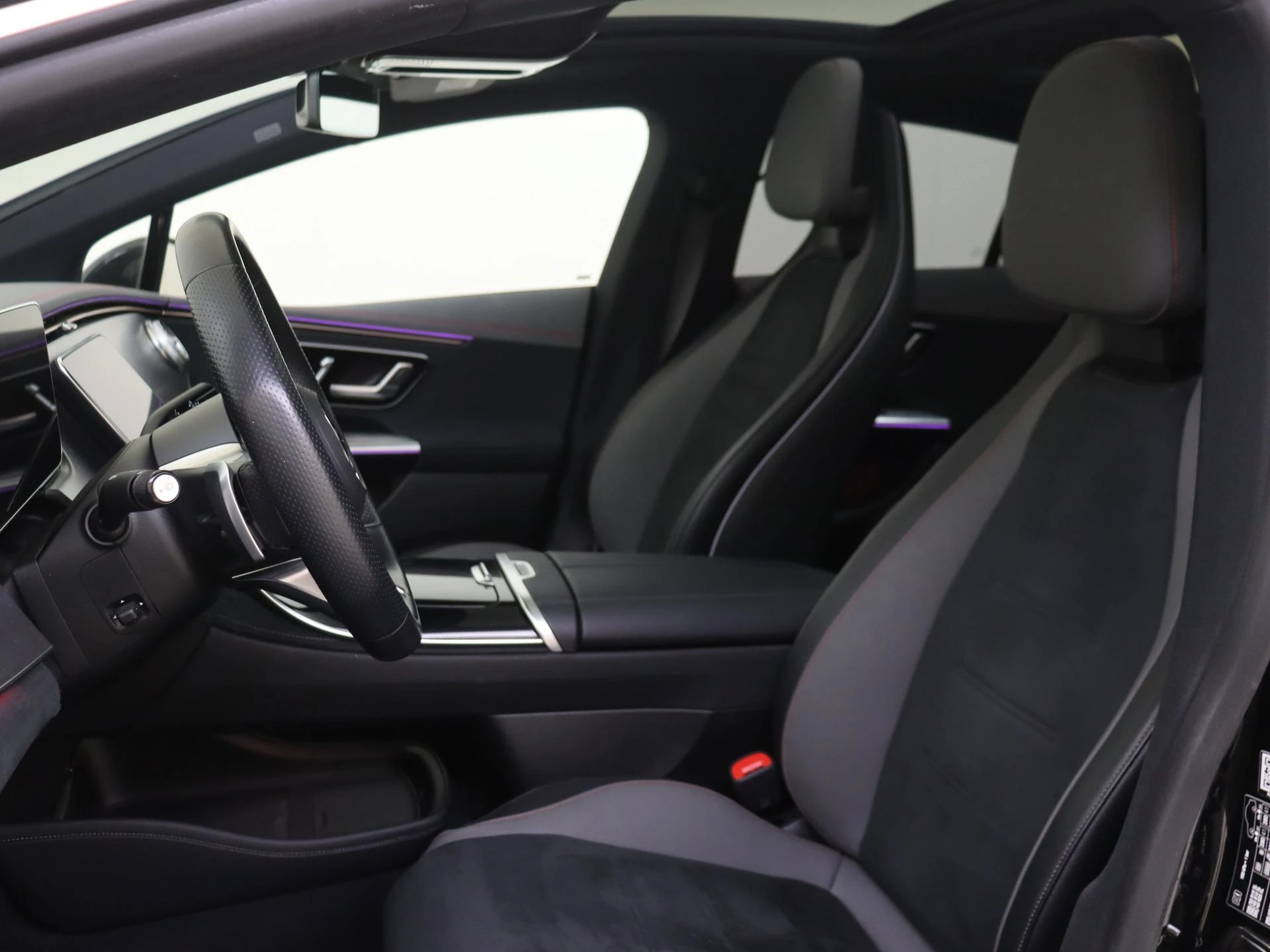 Mercedes-Benz-EQE-image-14