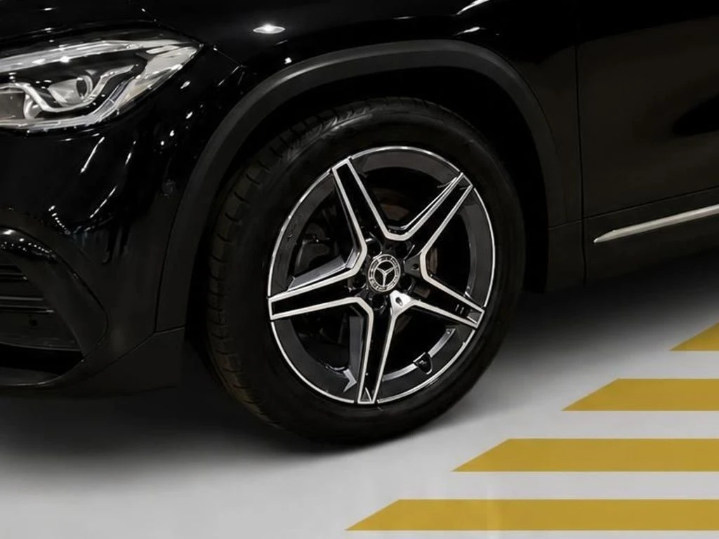 Mercedes-Benz-GLA 250-image-5