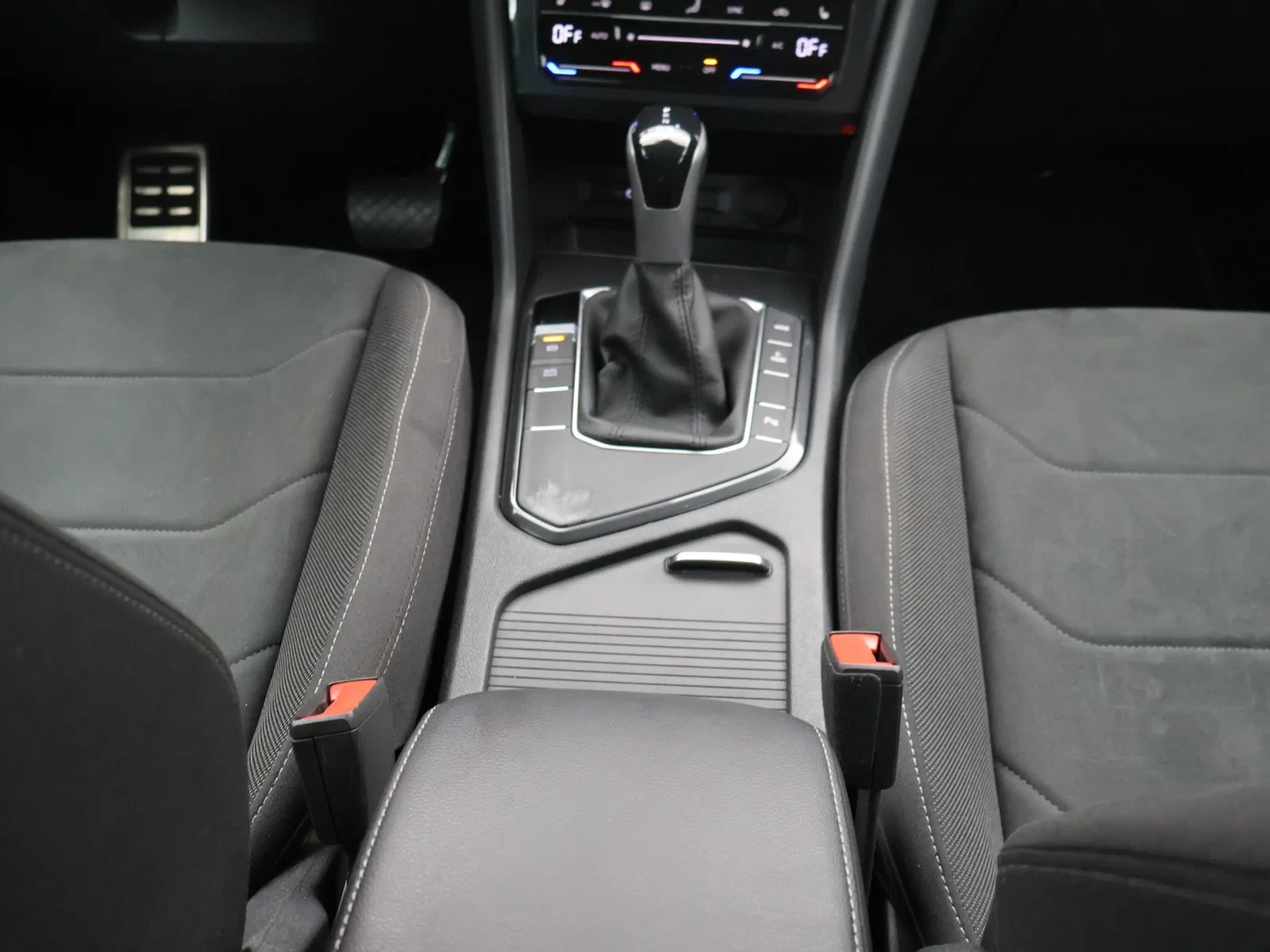 Volkswagen-Tiguan-image-12