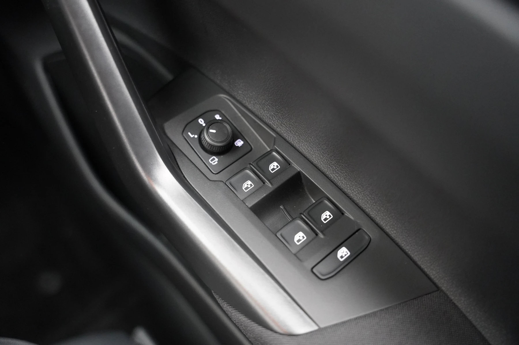Volkswagen-Polo-image-19