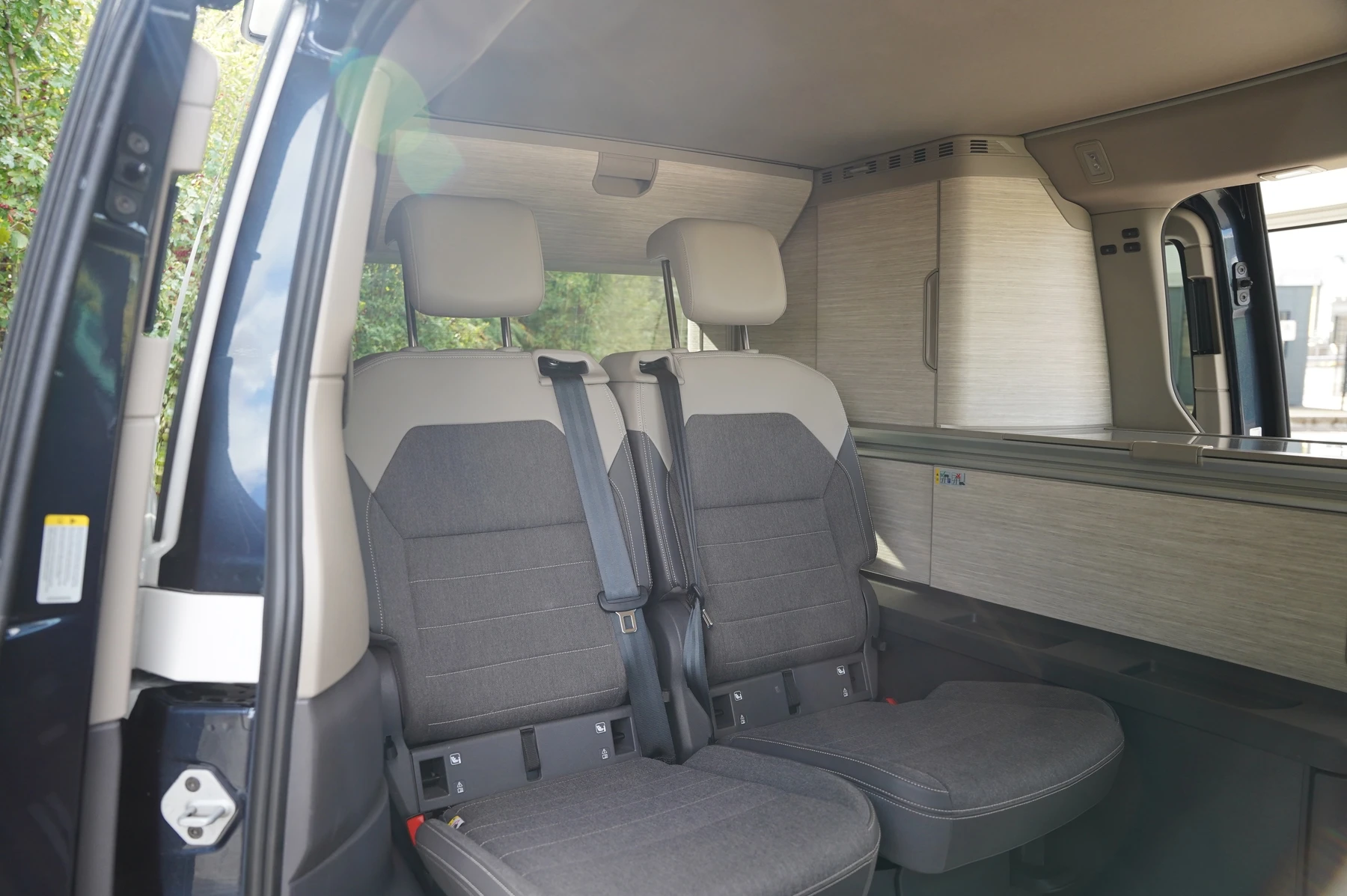 Volkswagen-California-image-23
