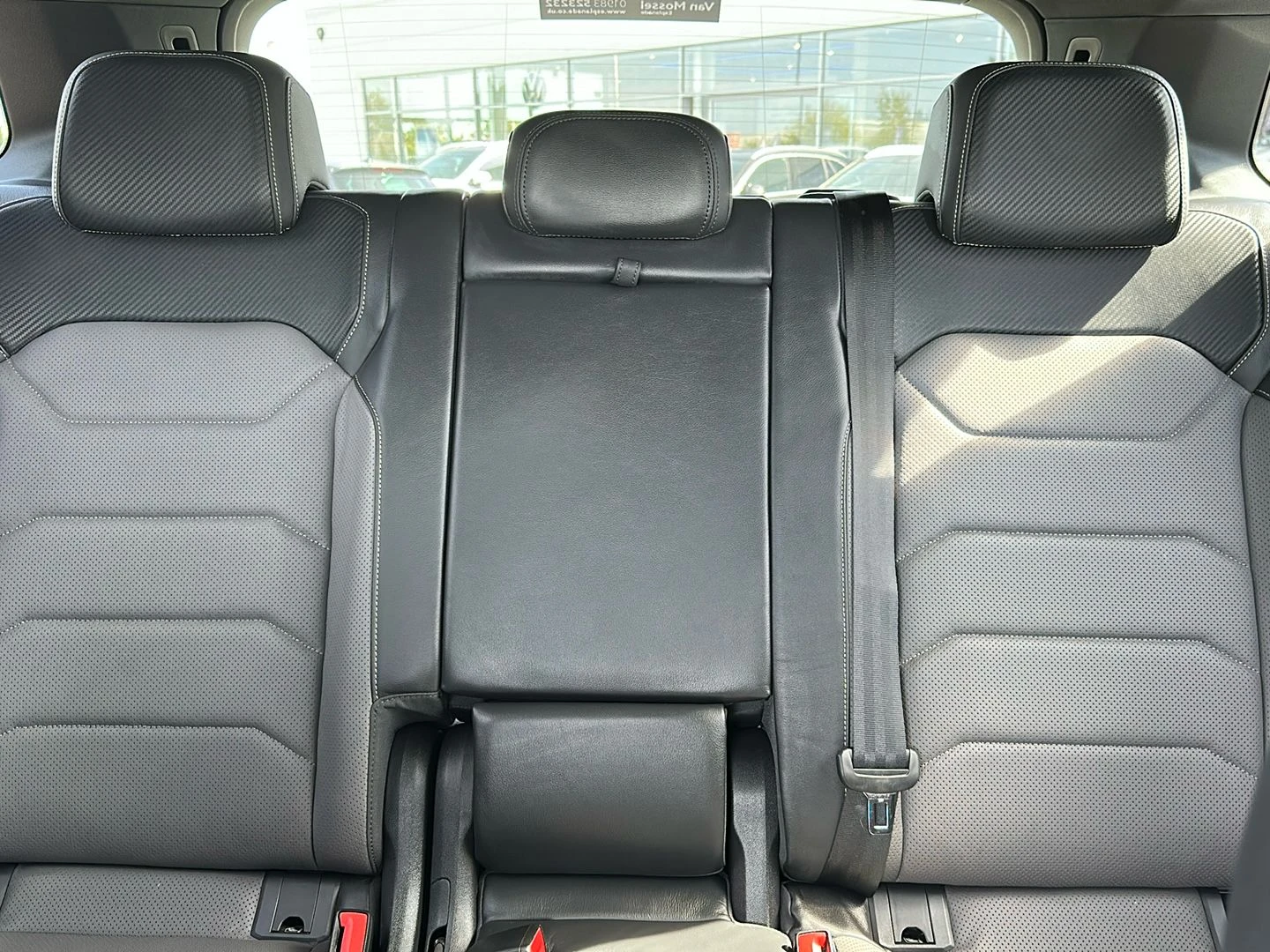 Volkswagen-Touareg-image-8
