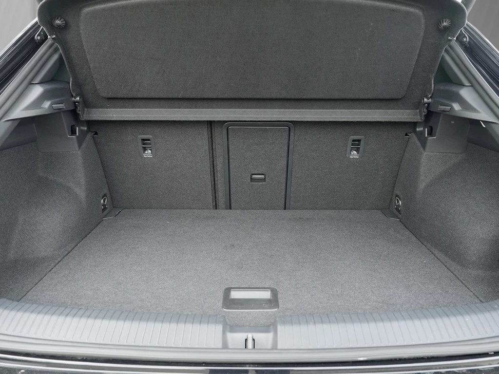 Volkswagen T-Roc 1.5 TSI DSG Sport R-Line *LED*Navi*Kamera*el. Heckklappe*19" Suzuka*ACC*uvm...