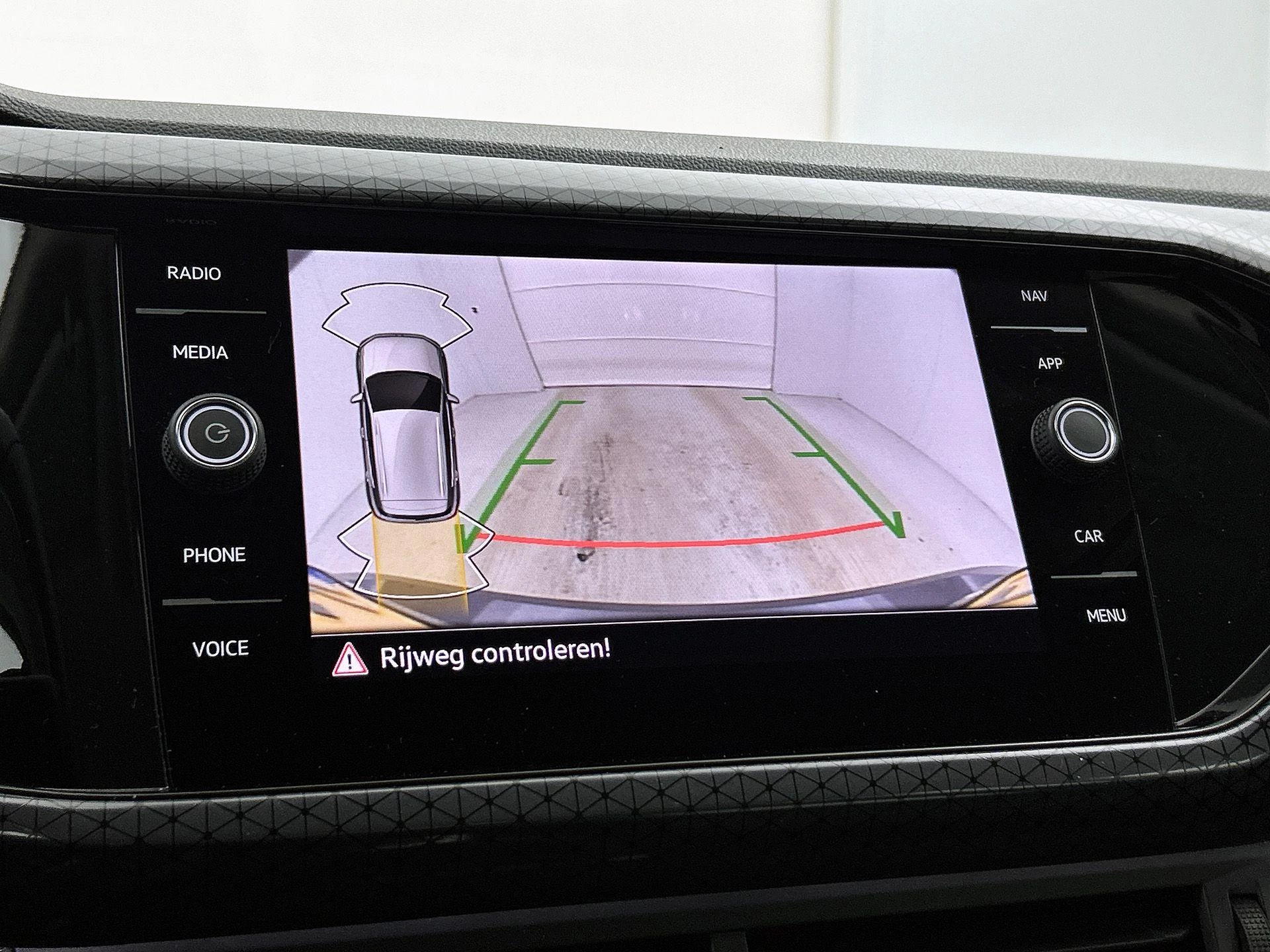 Volkswagen-T-Cross-image-12