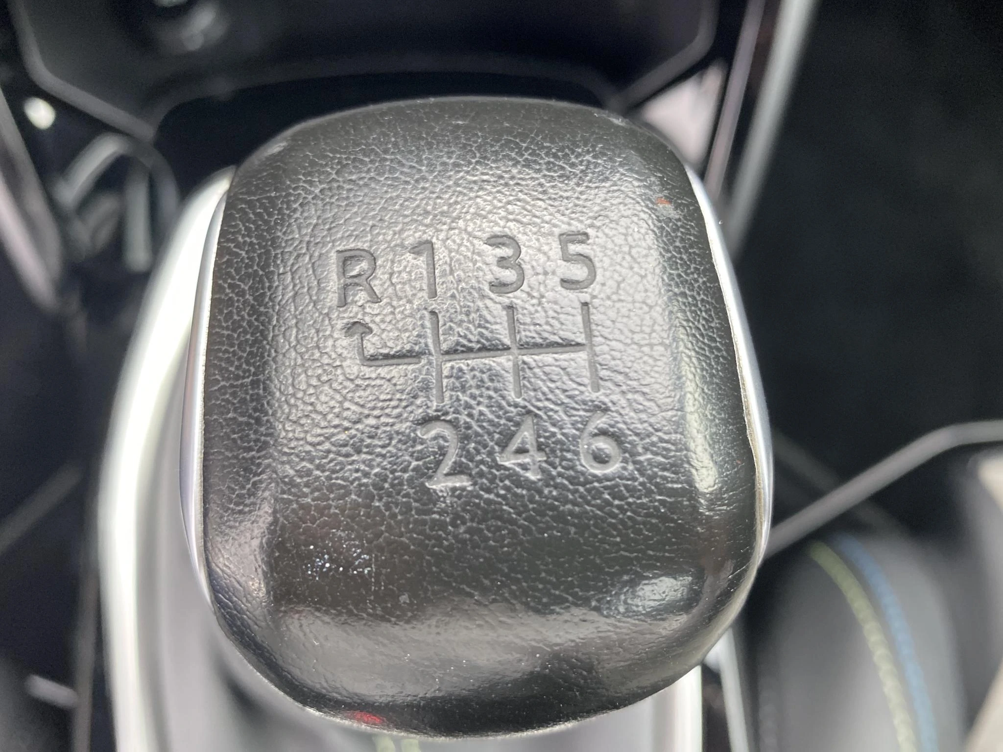 Peugeot-208-image-42