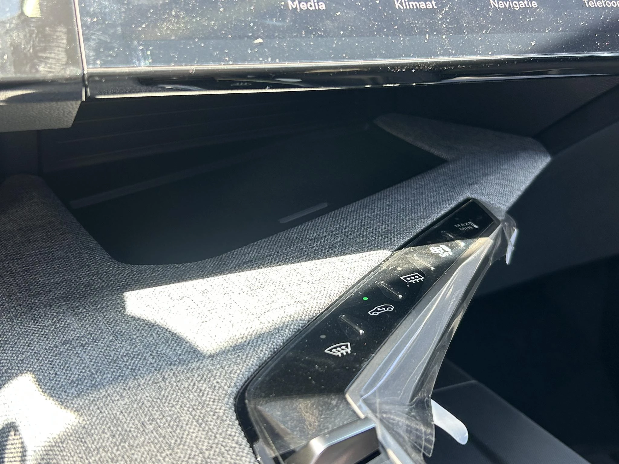 Peugeot-e-5008-image-19