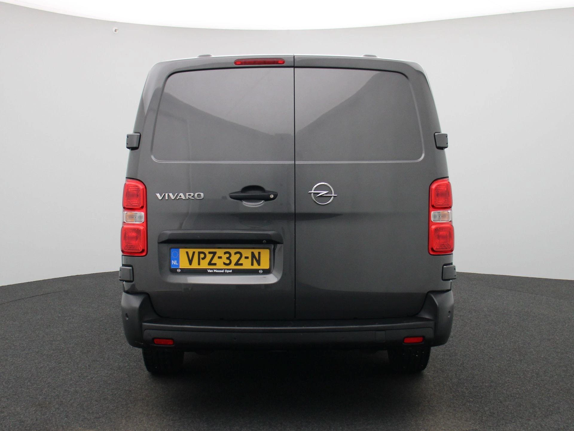 Opel-Vivaro-image-4