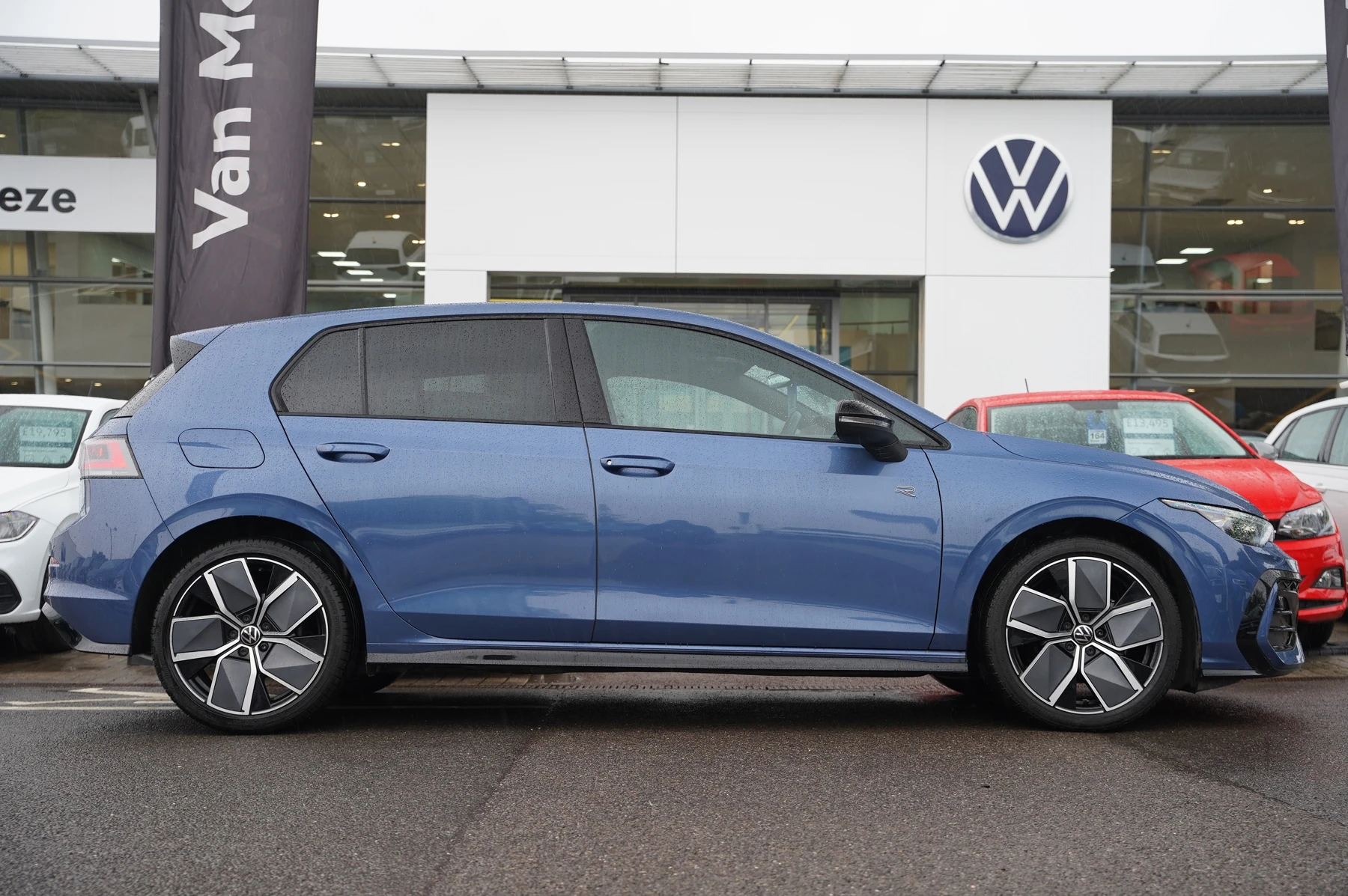 Volkswagen-Golf-image-3
