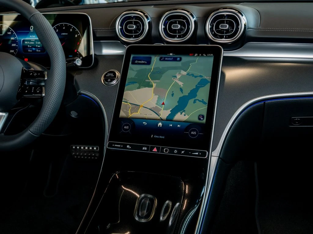 Mercedes-Benz-C-Klasse 200-image-9