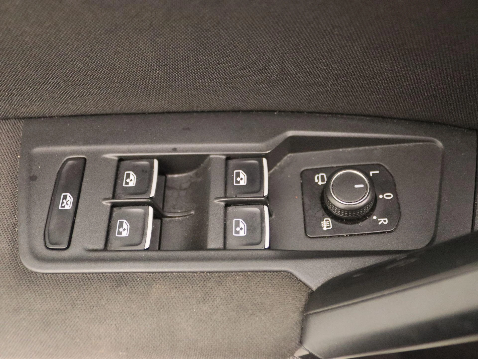 Volkswagen-Tiguan-image-23