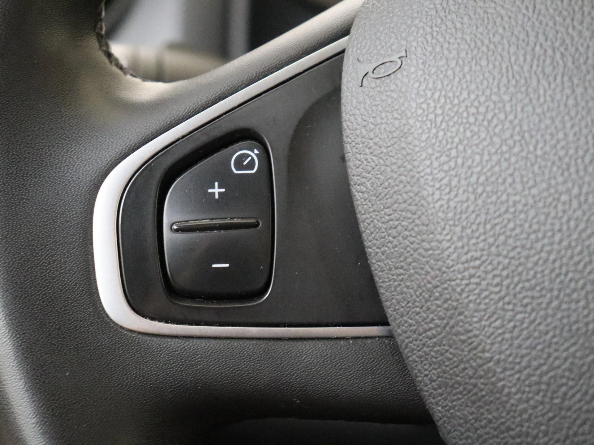 Renault-Clio-image-13