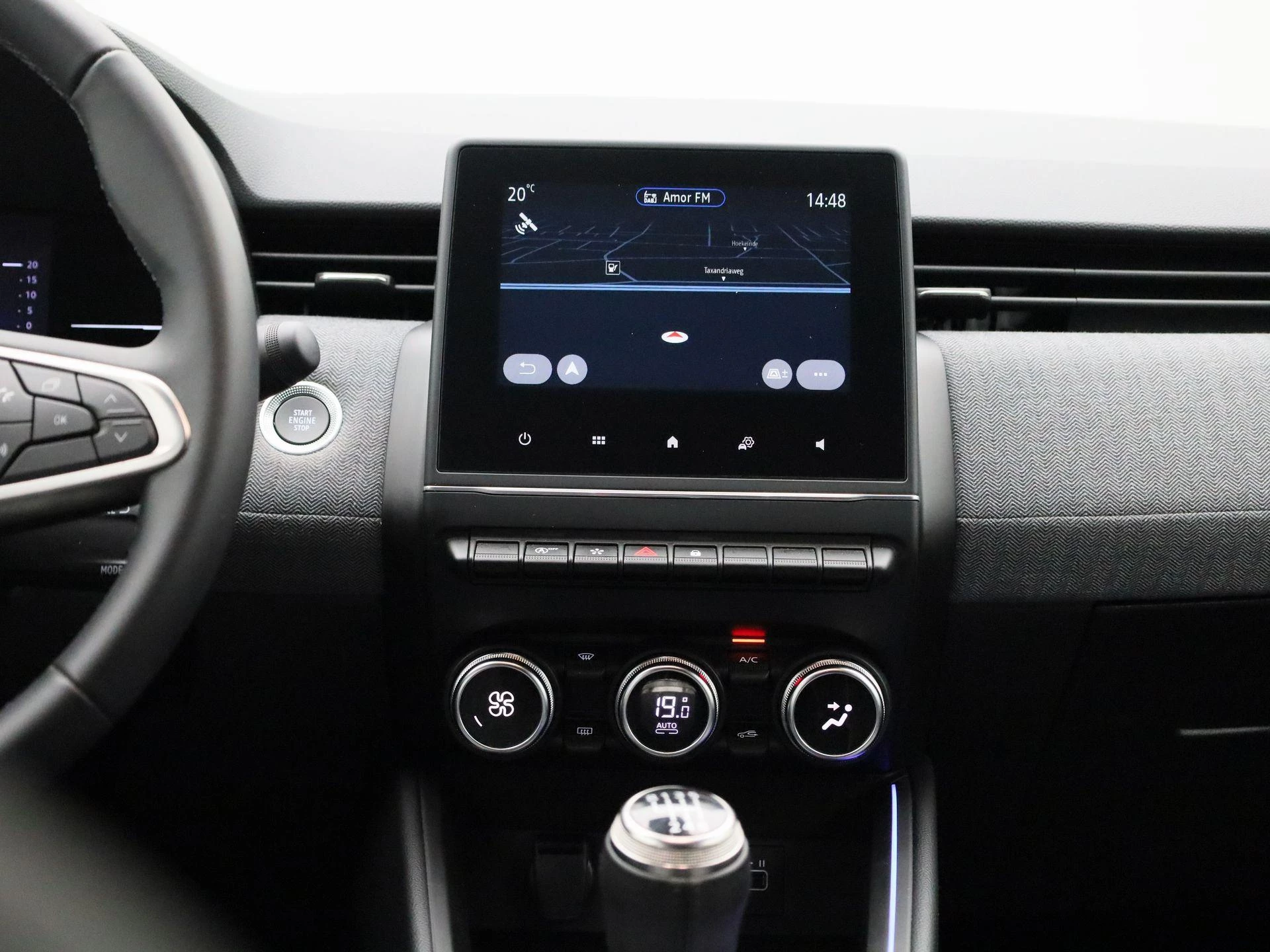 Renault-Clio-image-8