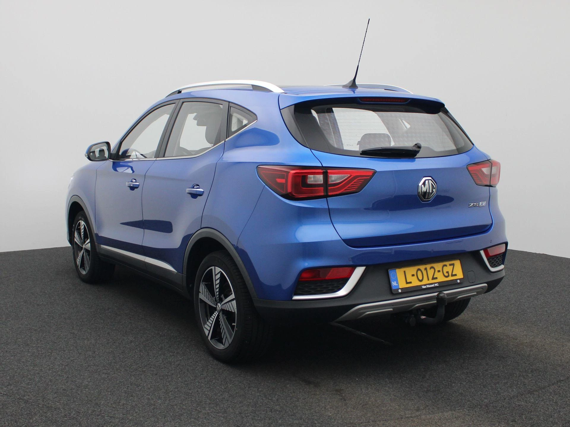 MG-ZS EV-image-1