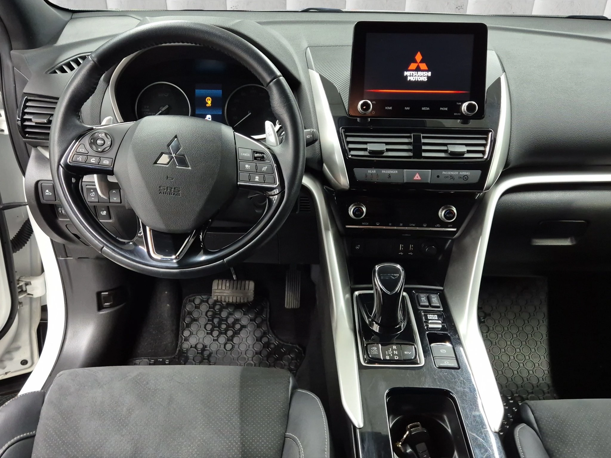 Mitsubishi Eclipse Cross 2.4 MIVEC Eclipse Cross Hybrid INTRO