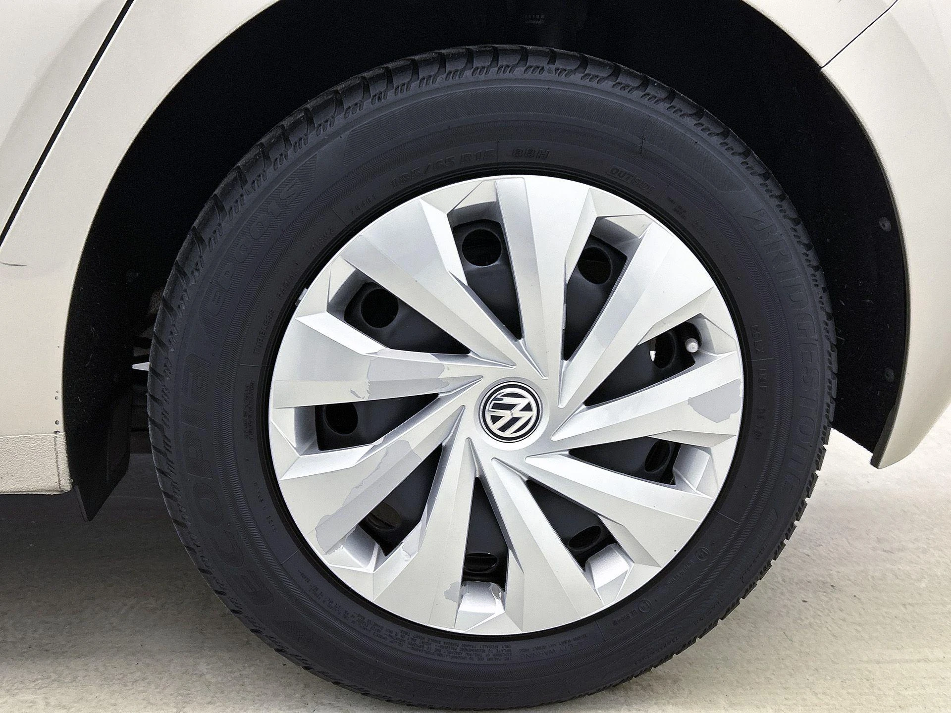 Volkswagen-Polo-image-32