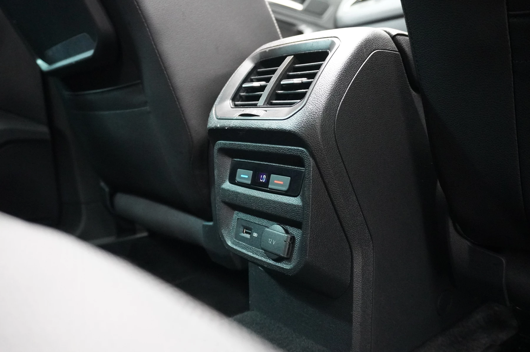 Volkswagen-Tiguan-image-53