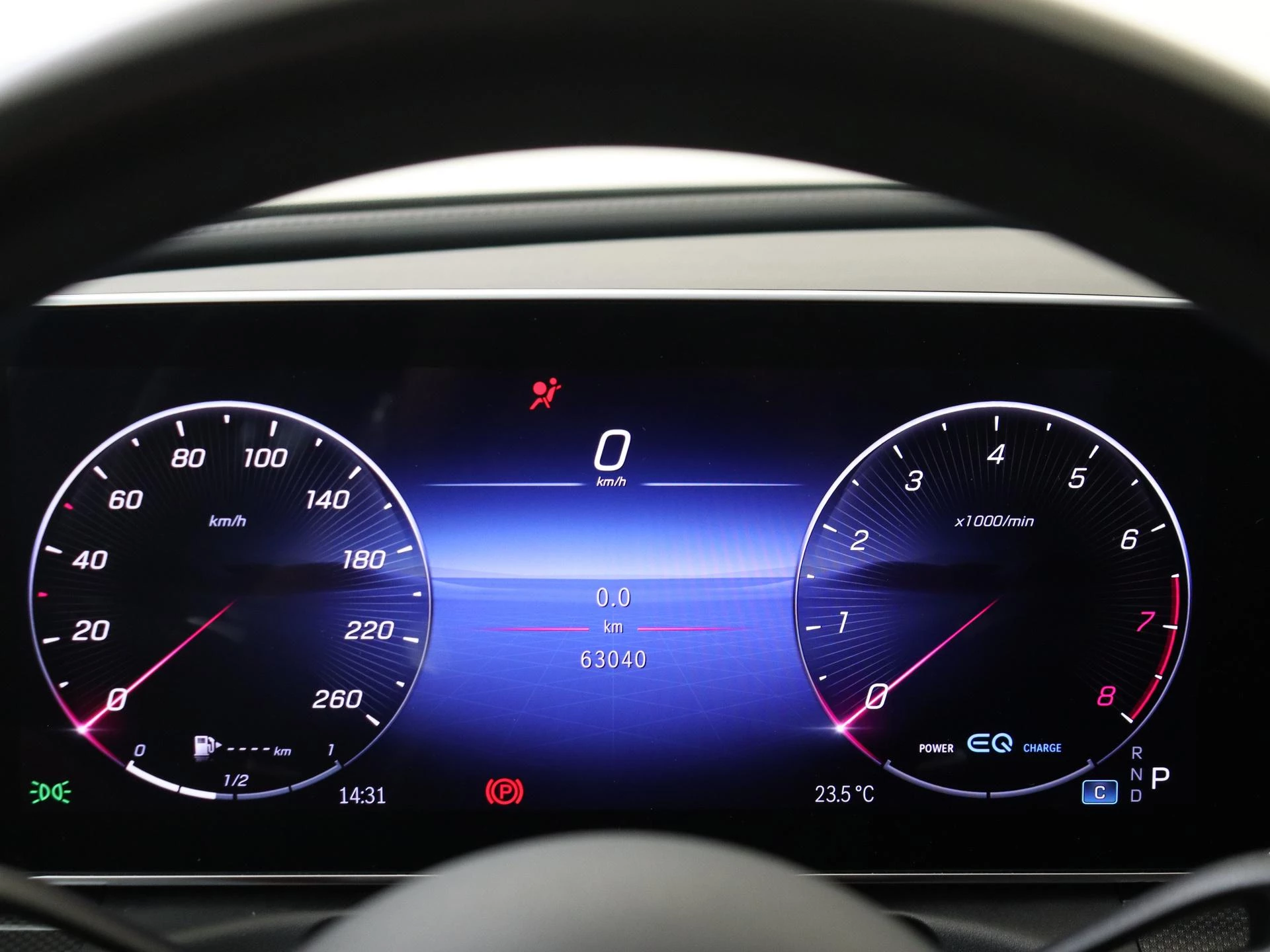 Mercedes-Benz-C-Klasse-image-11