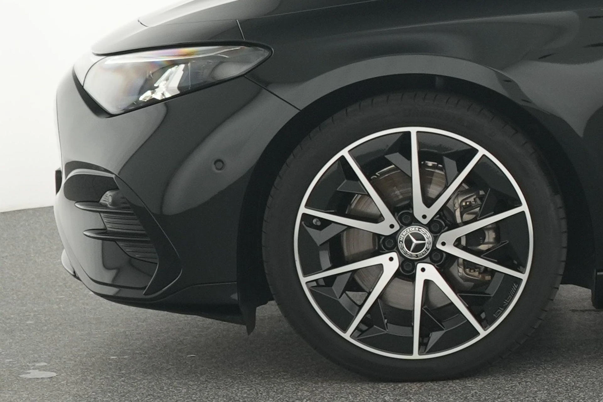 Mercedes-Benz-CLA-image-4