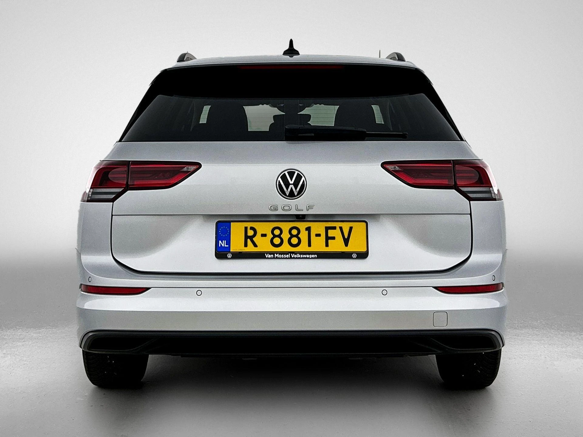 Volkswagen-Golf-image-2