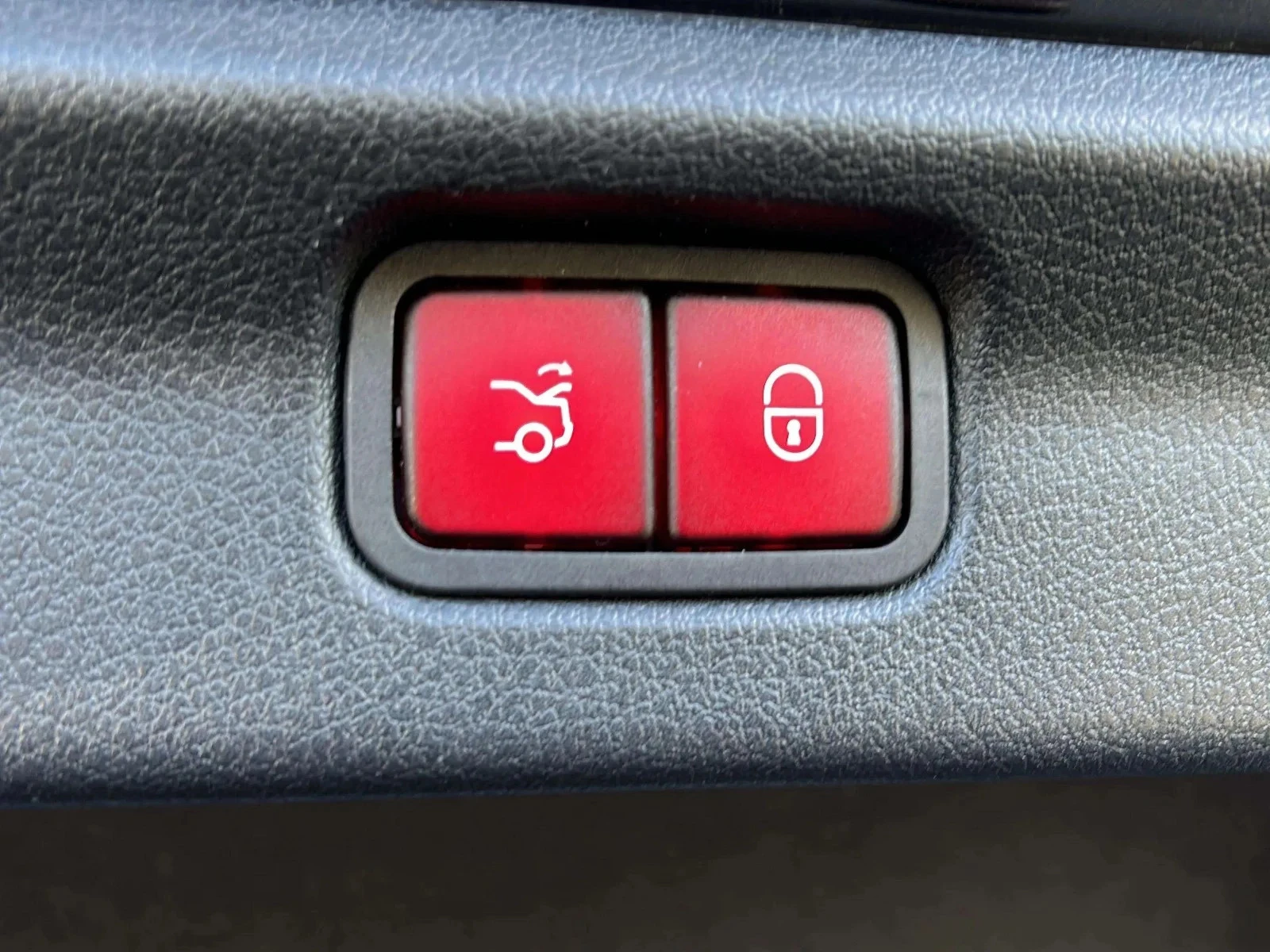 Mercedes-Benz-EQE-image-20