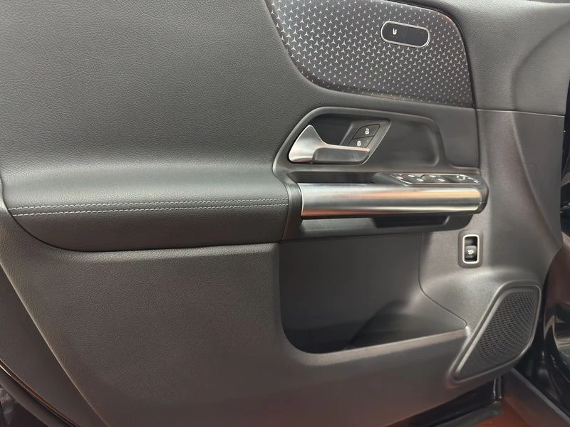 Mercedes-Benz GLA 200 PROGRESSIVE AHK SHZ MBUX KLIMA NAVI Progressive