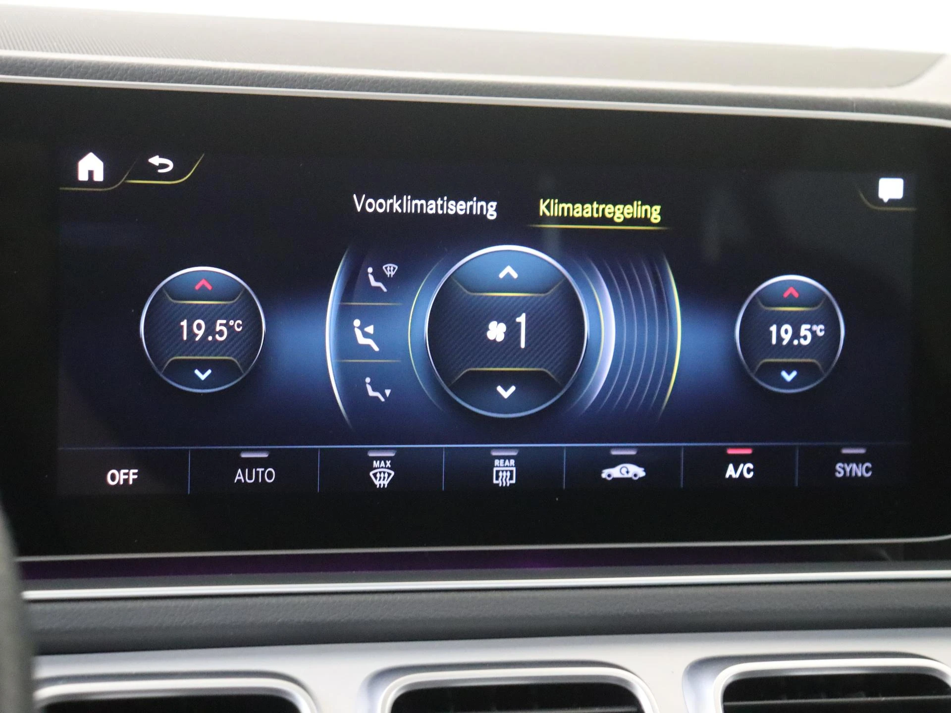 Mercedes-Benz-GLE-image-18