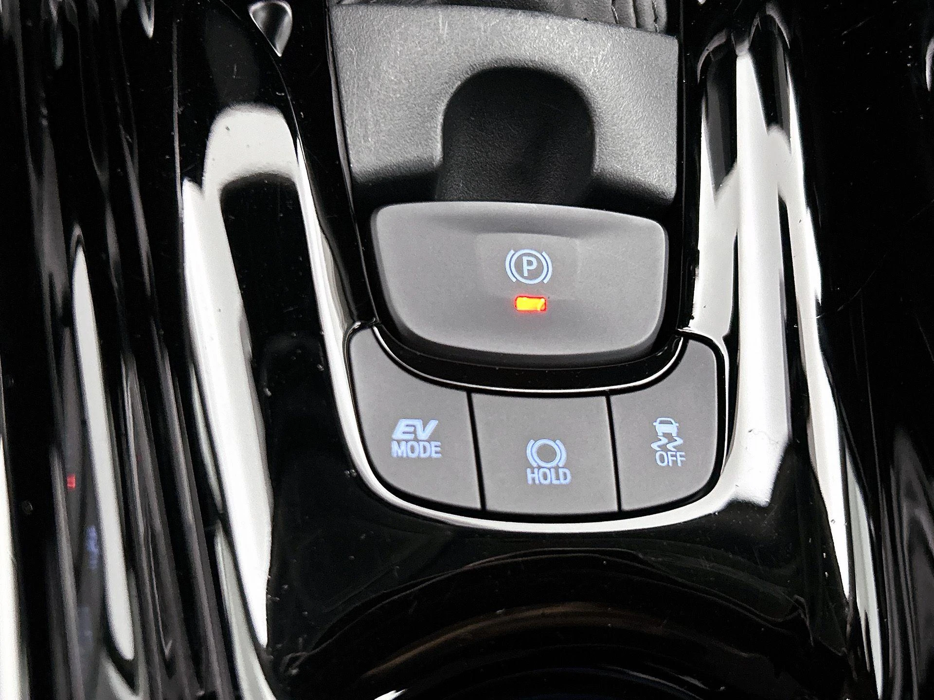 Toyota-C-HR-image-7