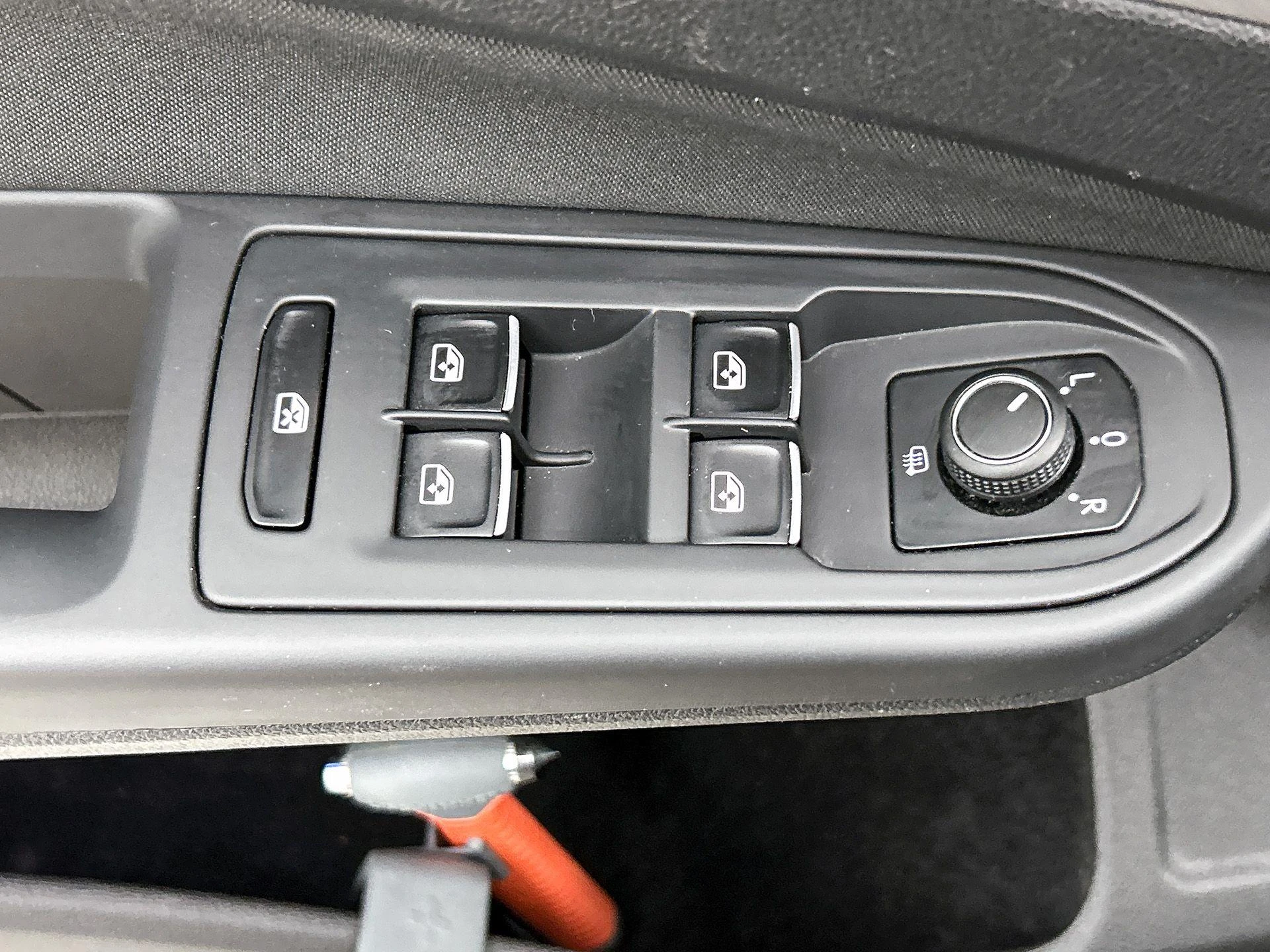 Volkswagen-Golf-image-32