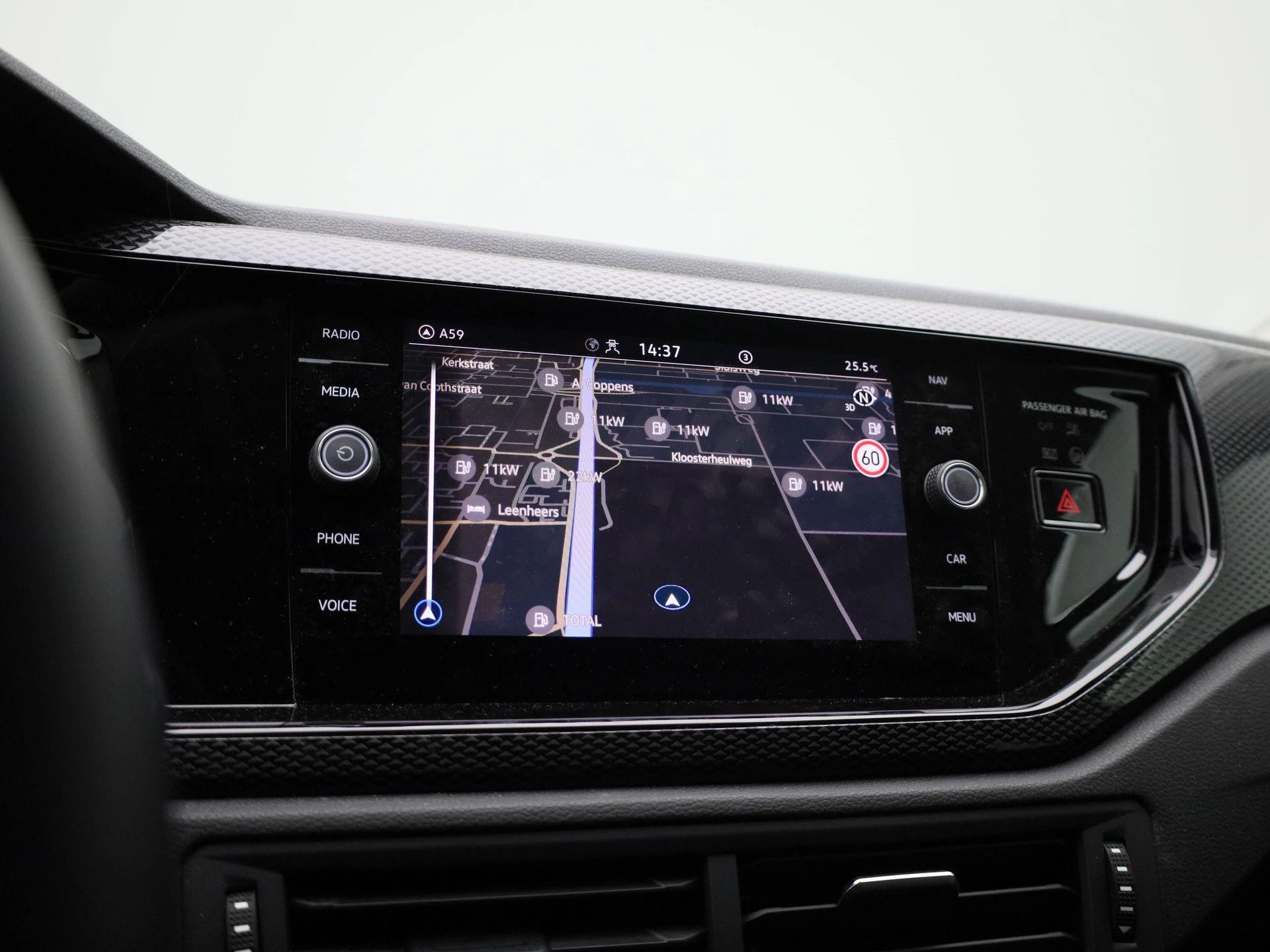 Volkswagen-Polo-image-16