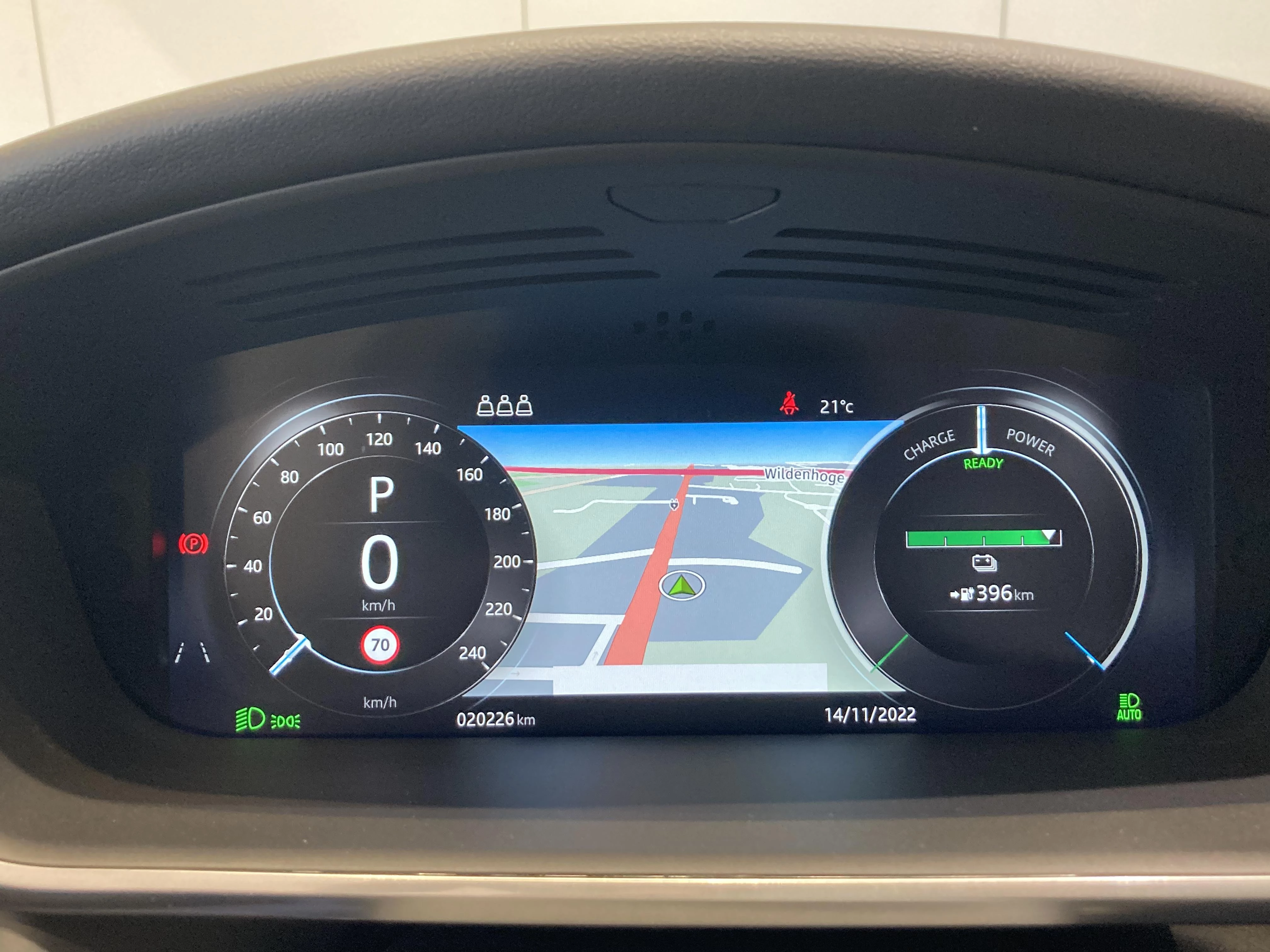 Jaguar-I-PACE-image-16