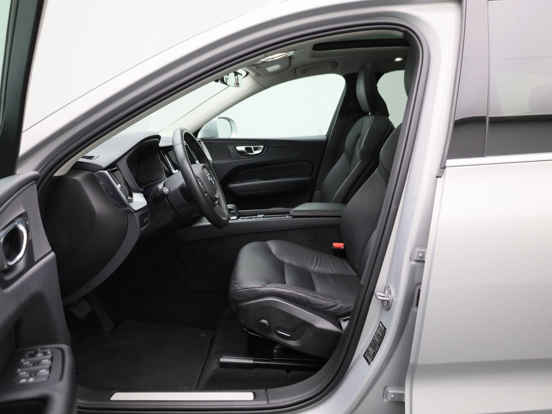 Volvo-XC60-image-8