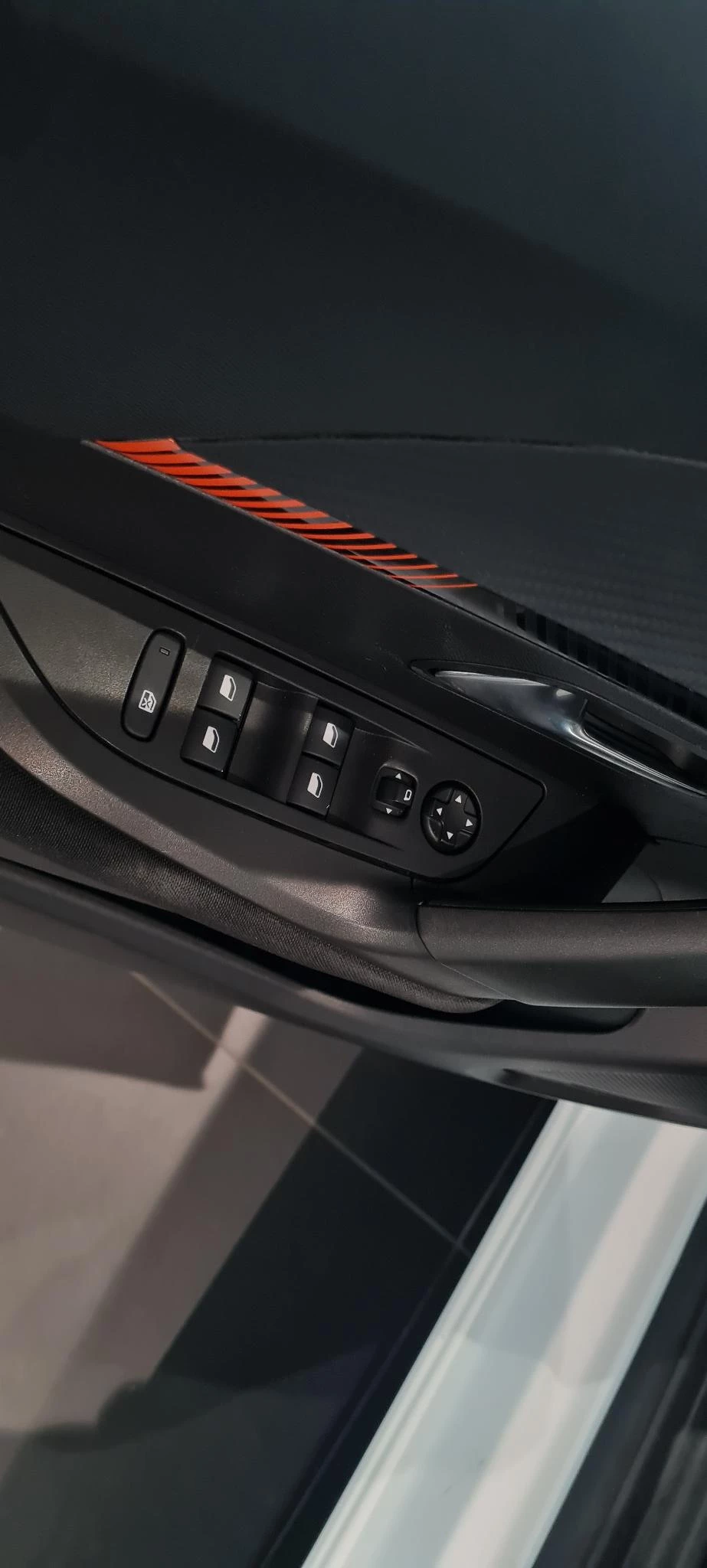 Peugeot-2008-image-12