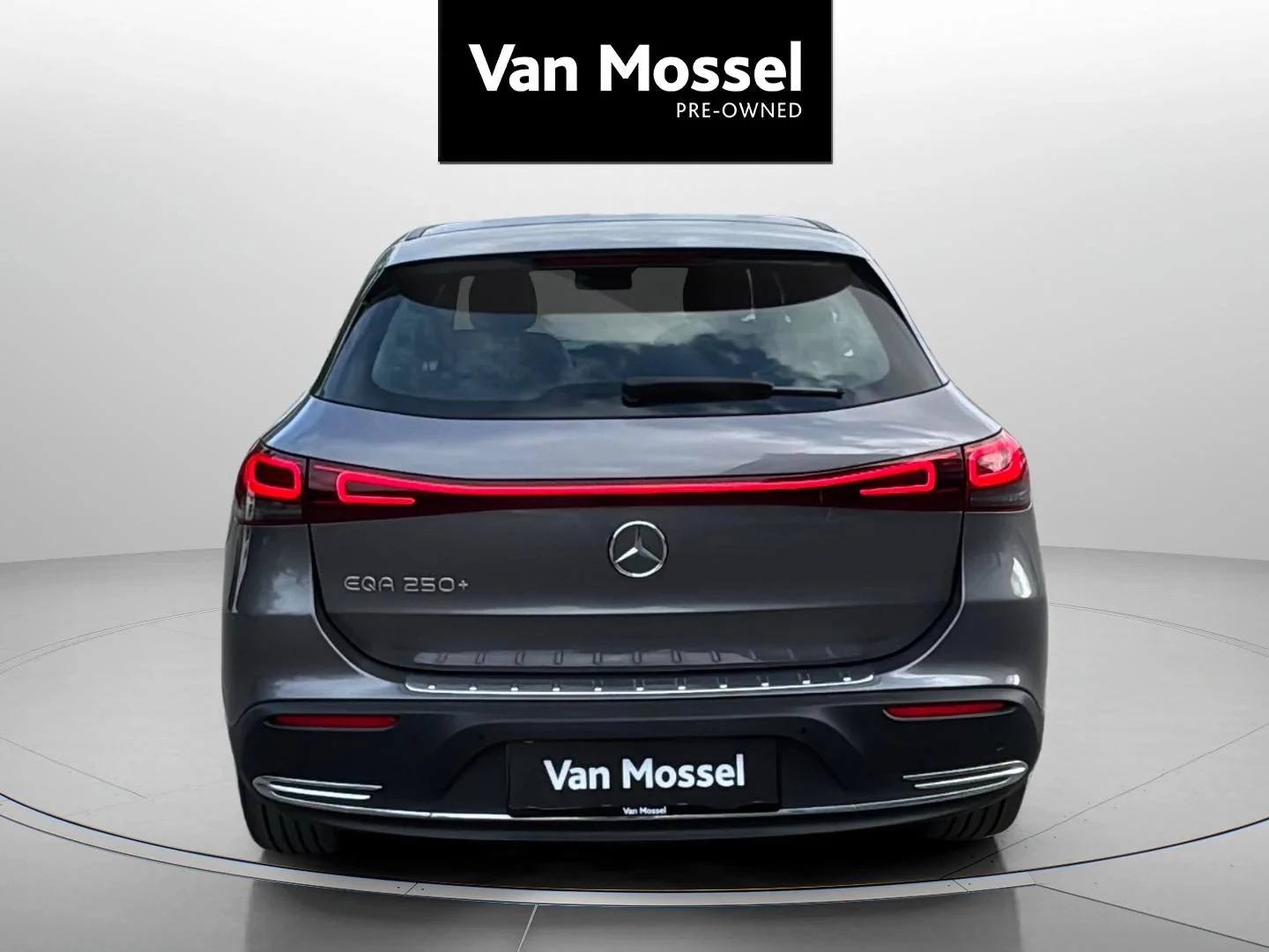 Mercedes-Benz-EQA-image-3