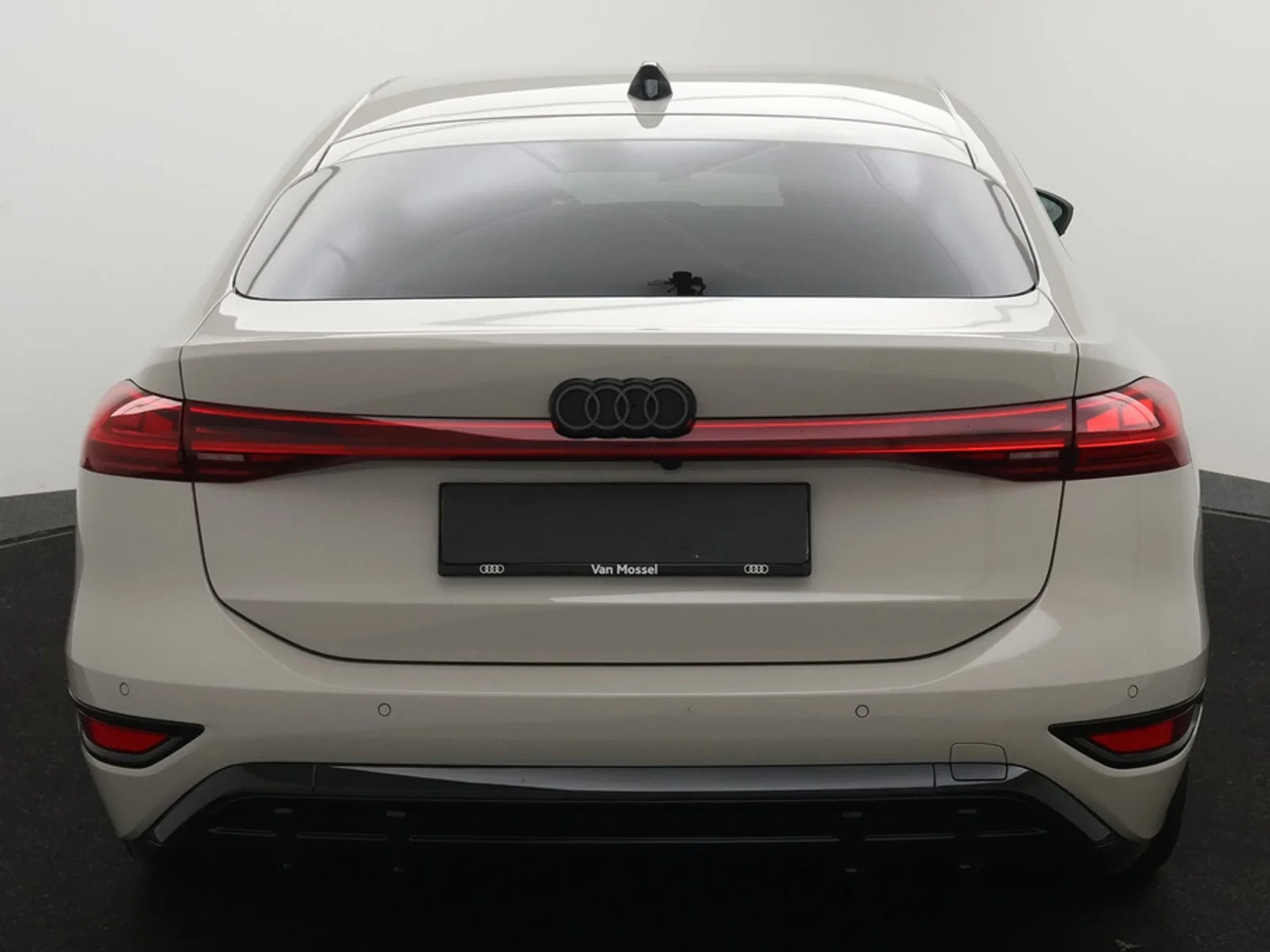 Audi A6 Sportback e-tron Sportback e-Tron 100 kWh Performance S line *APP CONNECT*BLTH*CRUISE*BRUIN LEDER*B&O SOUND*ZETELVERW