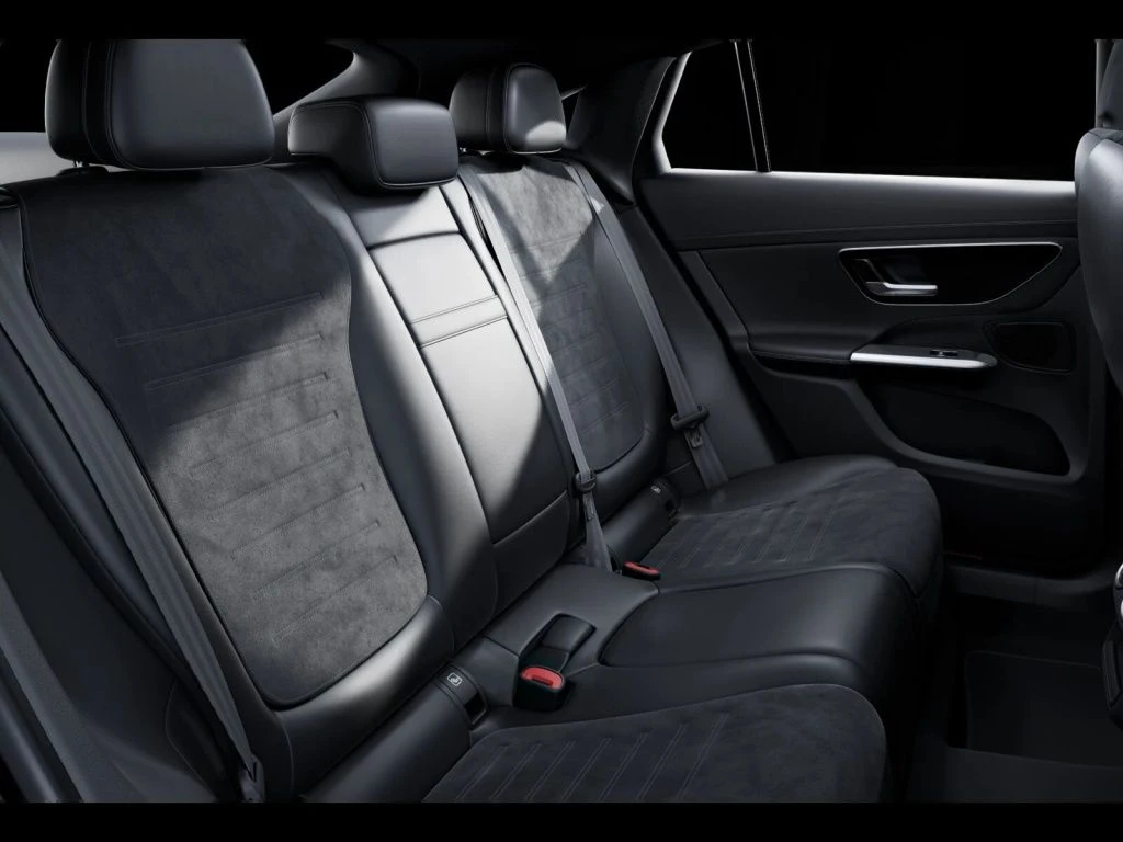 Mercedes-Benz-GLC 220 d-image-10