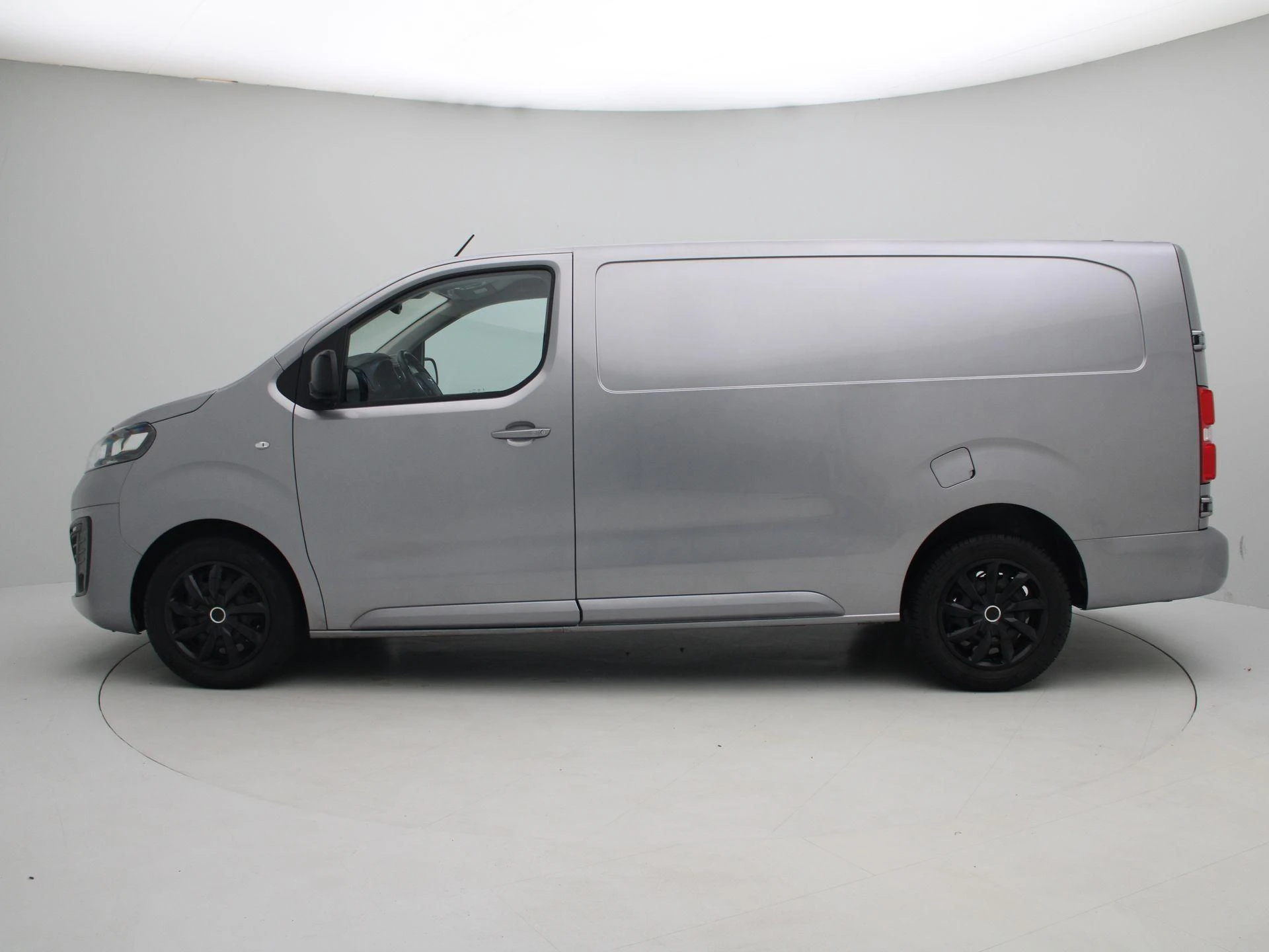 Opel-Vivaro-image-3