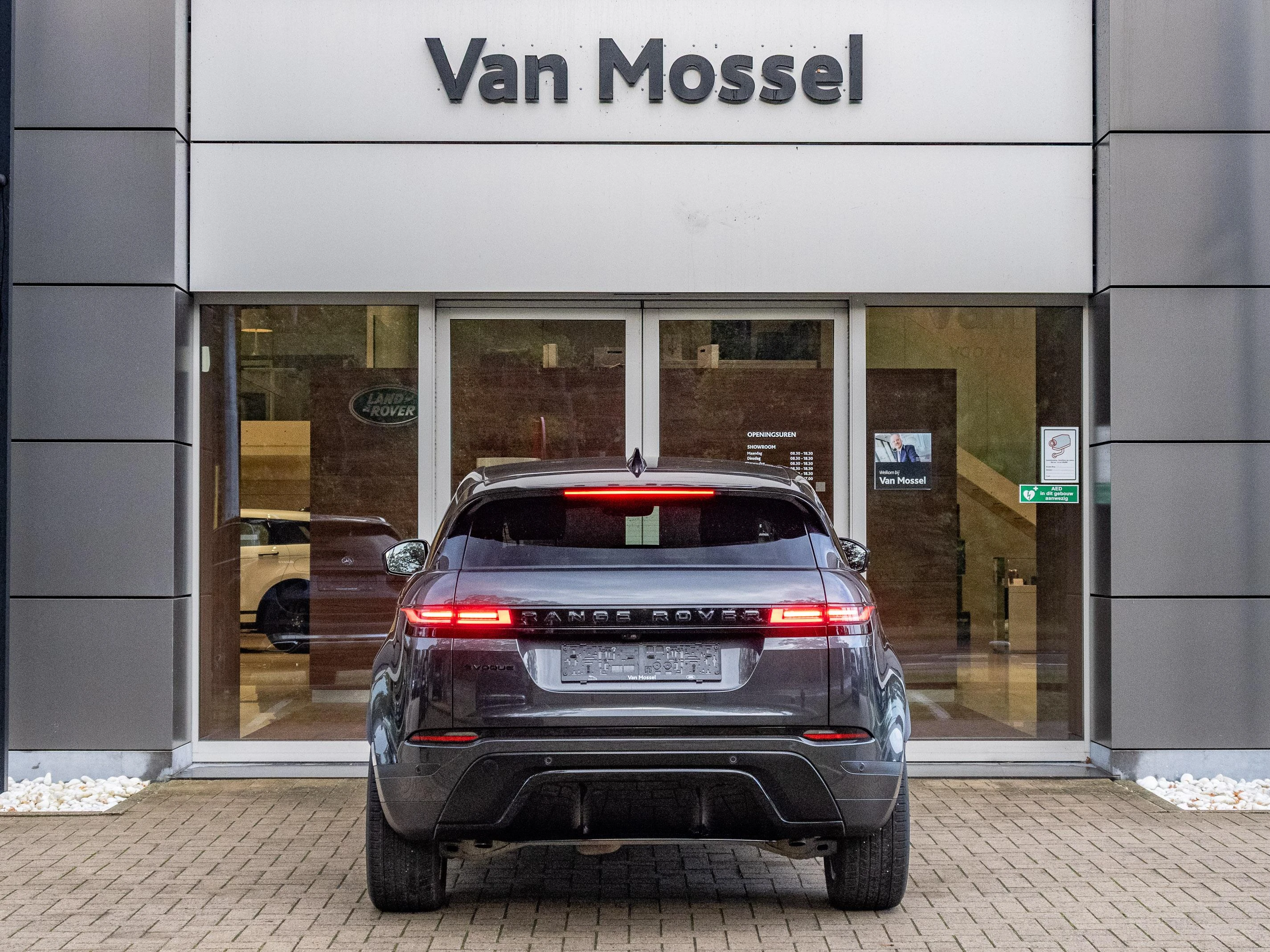 Land Rover-Range Rover Evoque-image-4