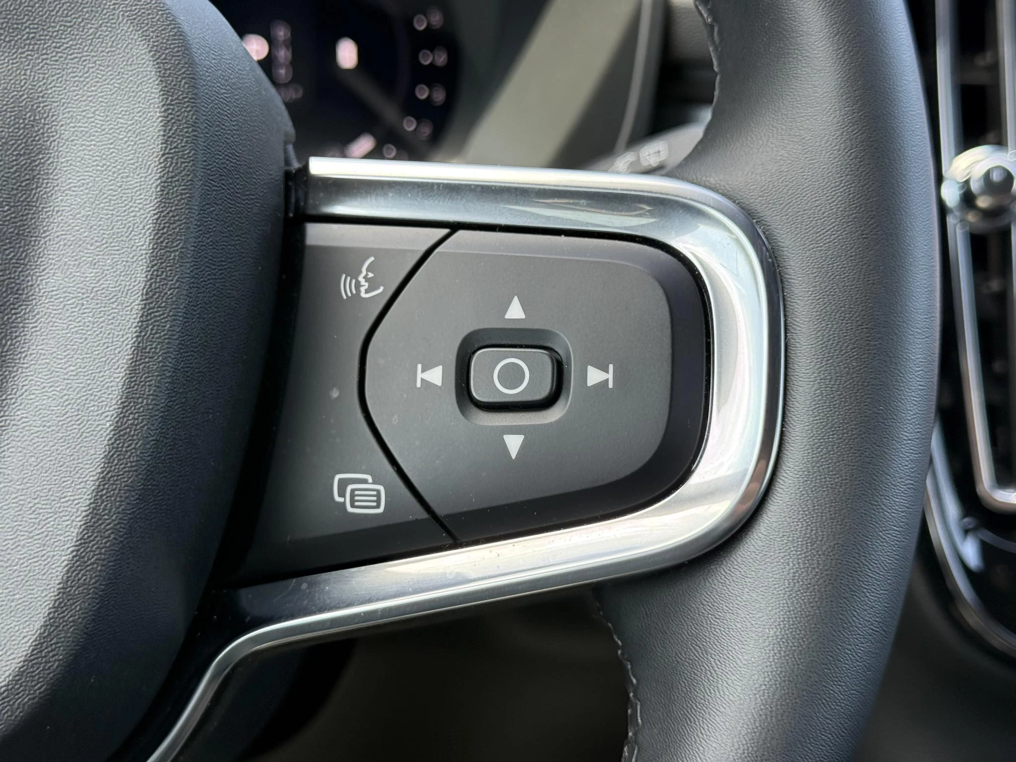 Volvo-XC40-image-23