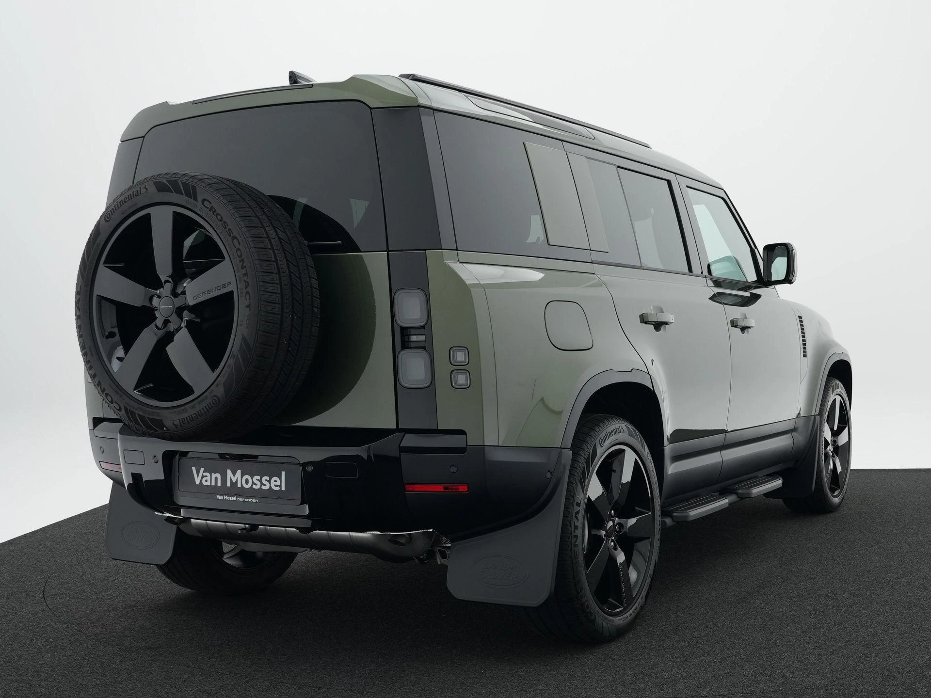 Land Rover-Defender-image-2