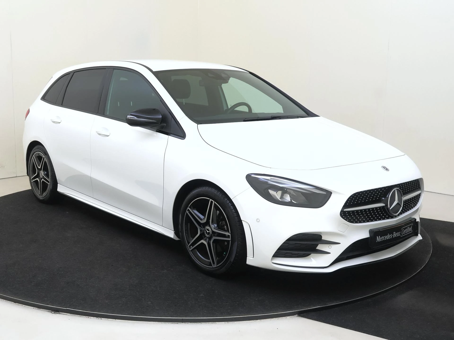 Mercedes-Benz-B-Klasse-image-1