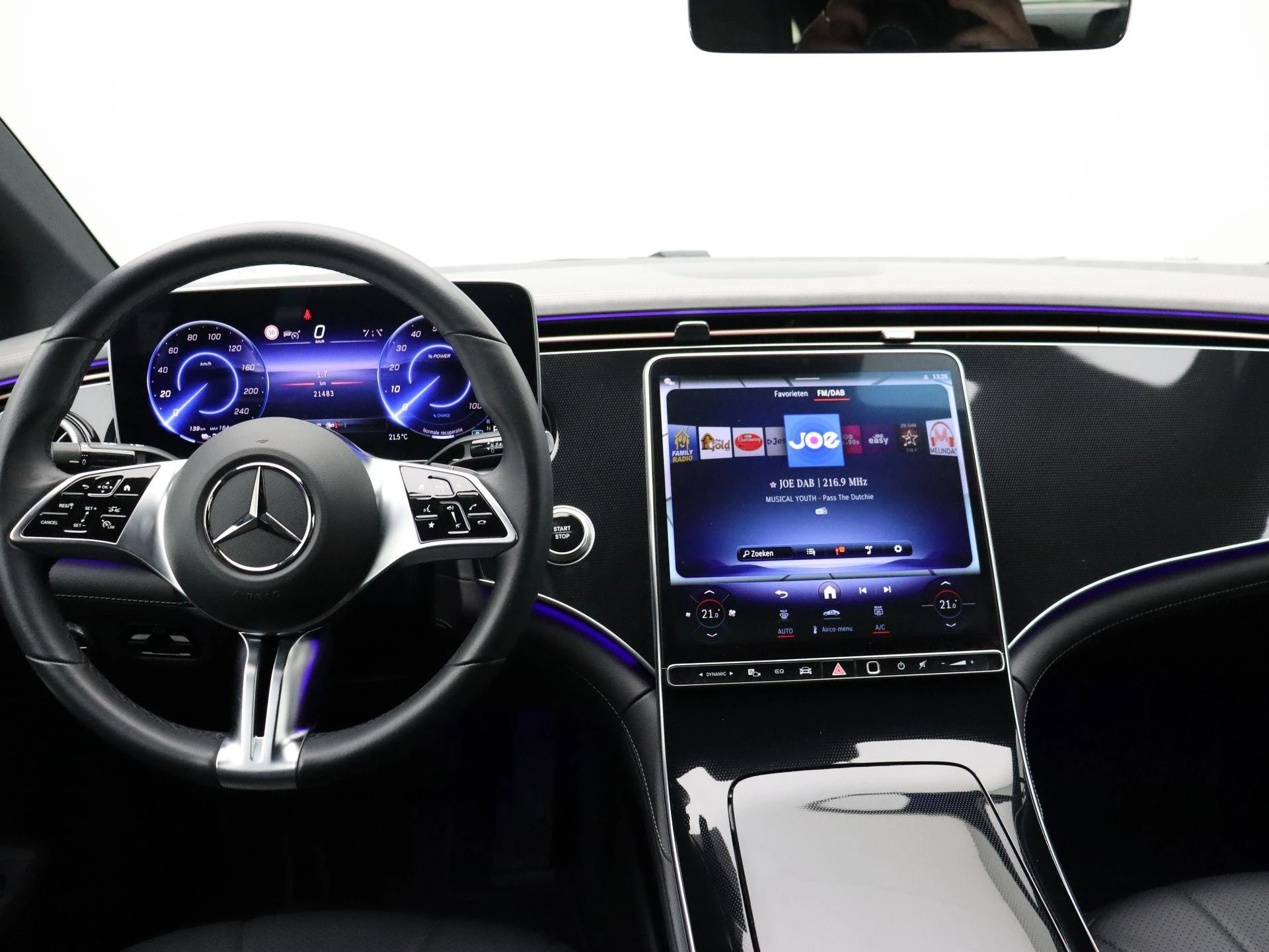Mercedes-Benz-EQE-image-16