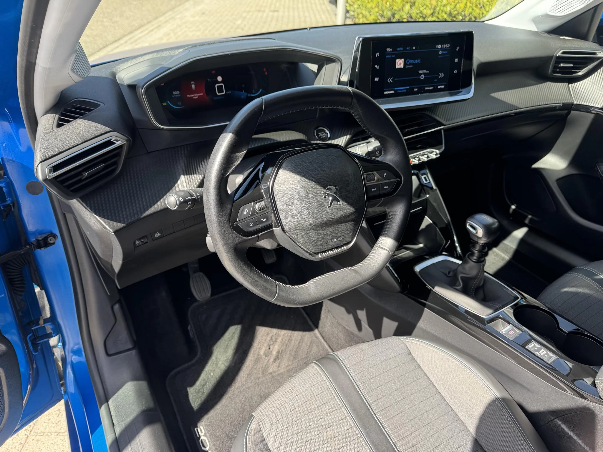 Peugeot-208-image-16