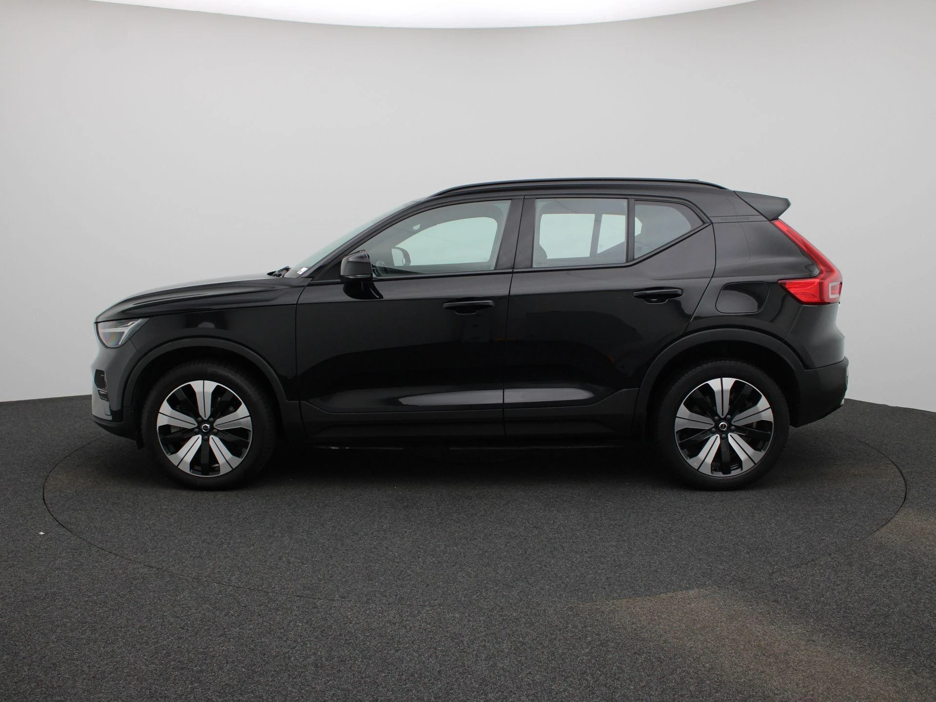 Volvo-XC40-image-3