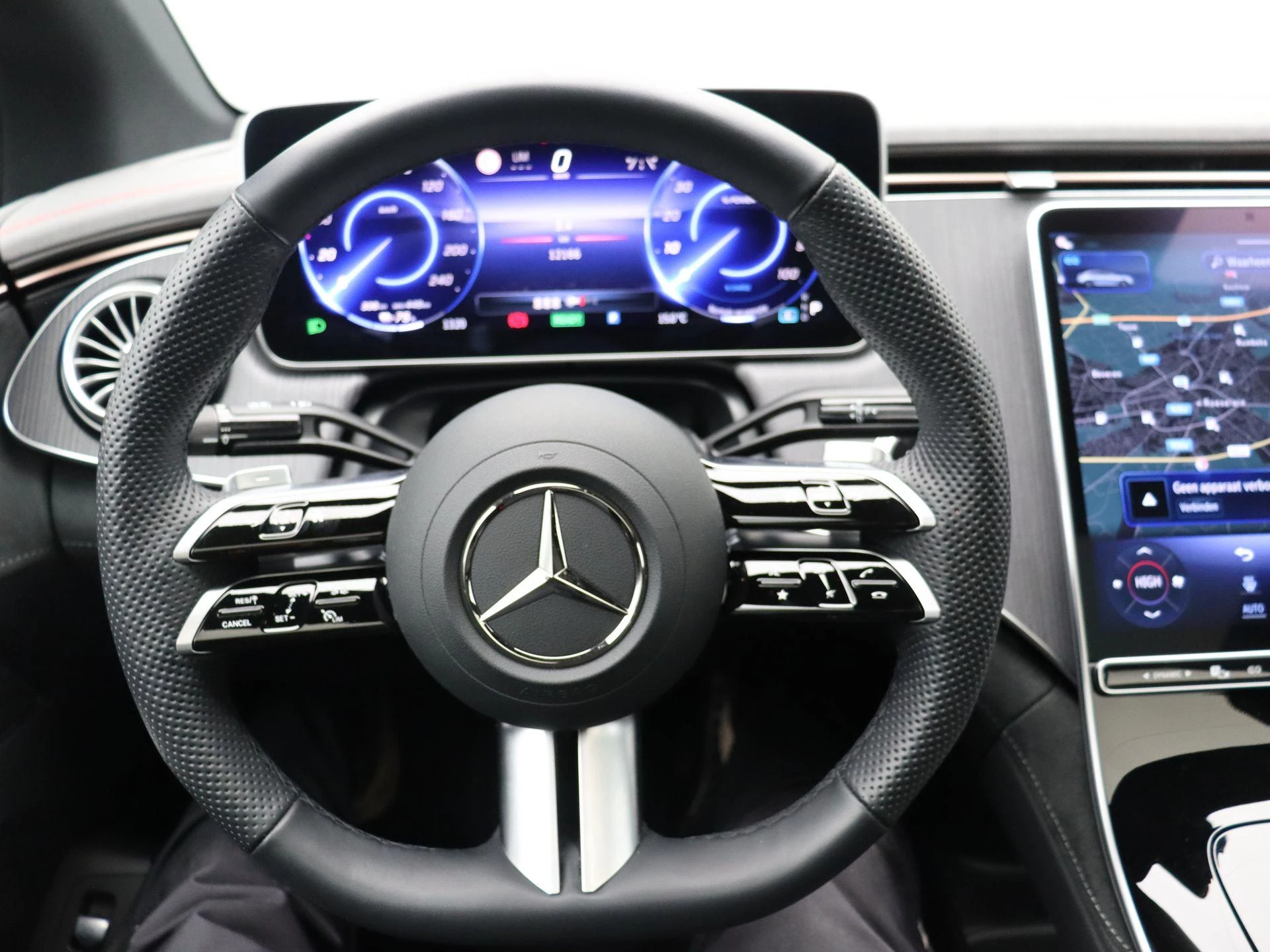 Mercedes-Benz EQE 300 AMG Line + AIRMATIC + LEDER + PANORAMISCH DAK +