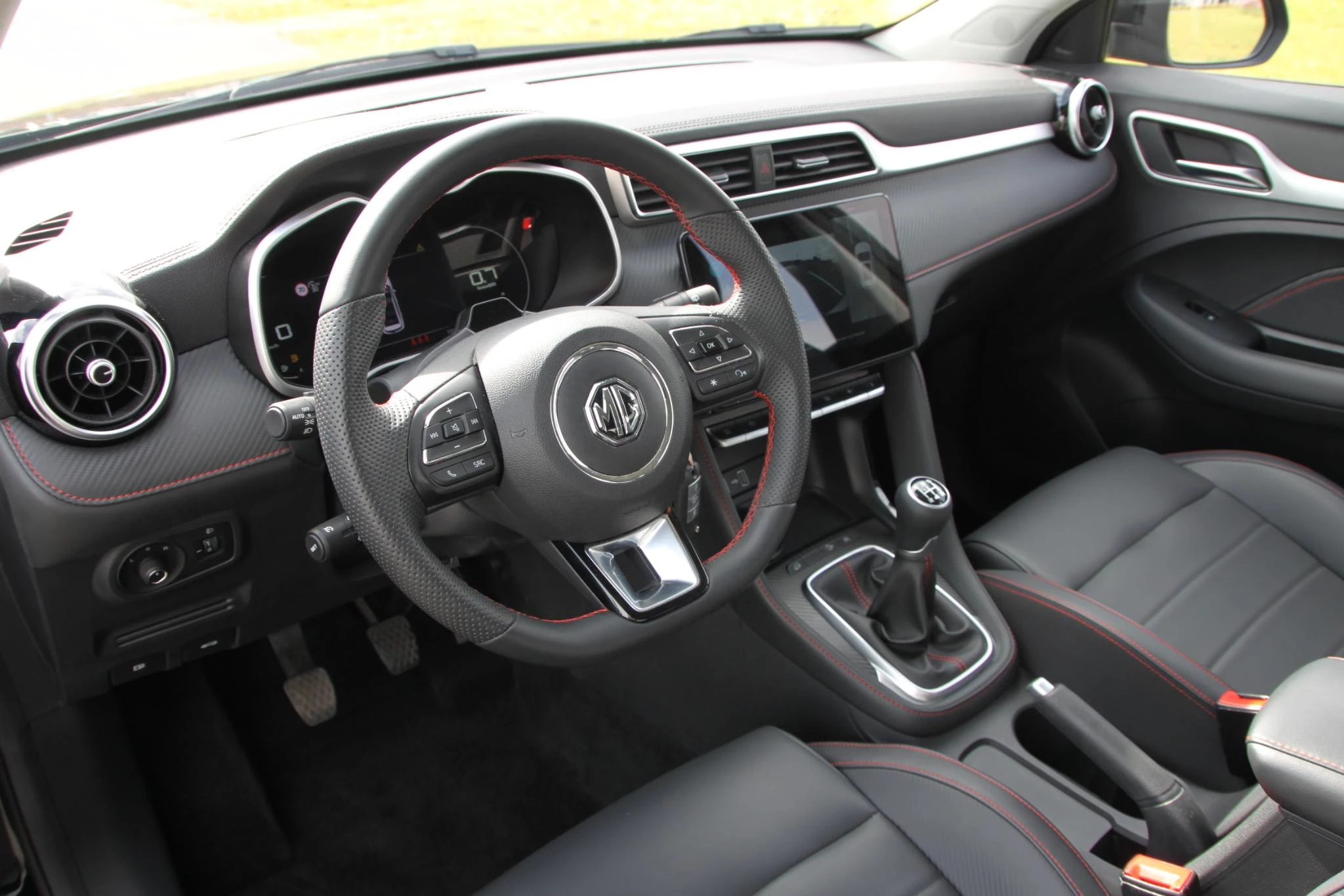 MG ZS 1.5 VTi-Tech MT LUXURY